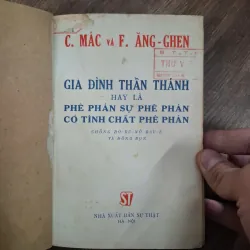 GIA ĐÌNH THẦN THÁNH HAY LÀ PHÊ PHÁN SỰ PHÊ PHÁN CÓ TÍNH CHẤT PHÊ PHÁN