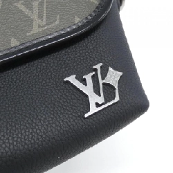 Túi đeo vai Louis Vuitton Pulse Wearable Wallet M12618 - Hàng hiệu Chính hãng 766836