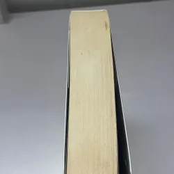 Ông trăm tuổi trèo qua cửa sổ và biến mất 1004899