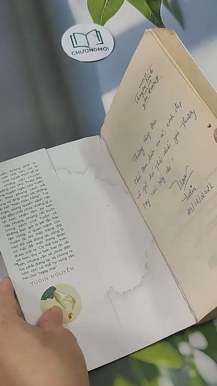 Người Kể Chuyện Tình Trên Phố Yêu Đương - Yudin Nguyễn 705591