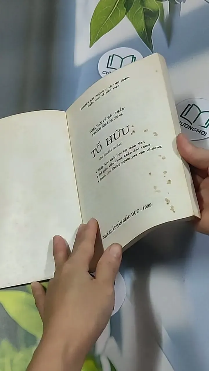 Tố Hữu - Nhà văn và tác phẩm trong nhà trường (1999) 698554