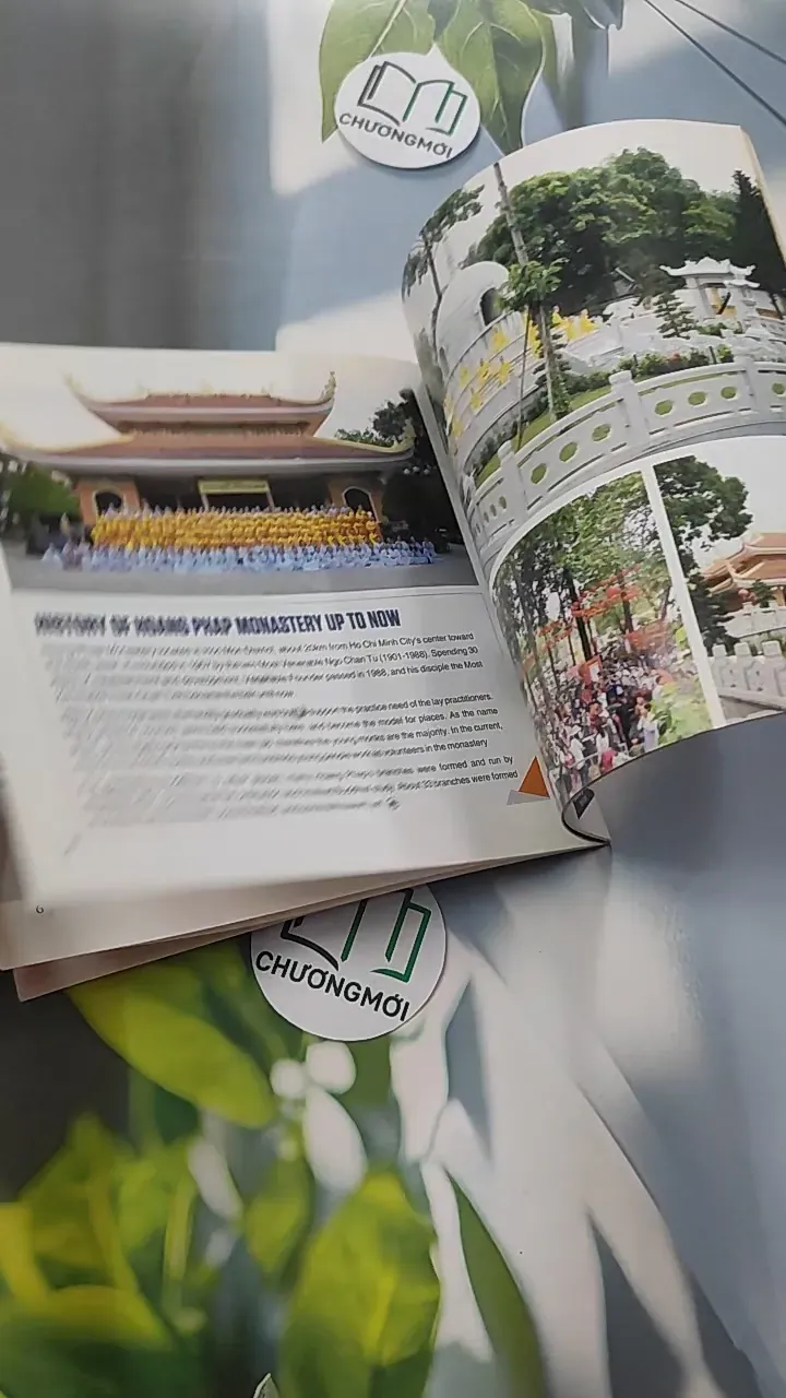 Đôi Nét Về Chùa Hoằng Pháp - Song Ngữ - Thích Chân Tính 775957