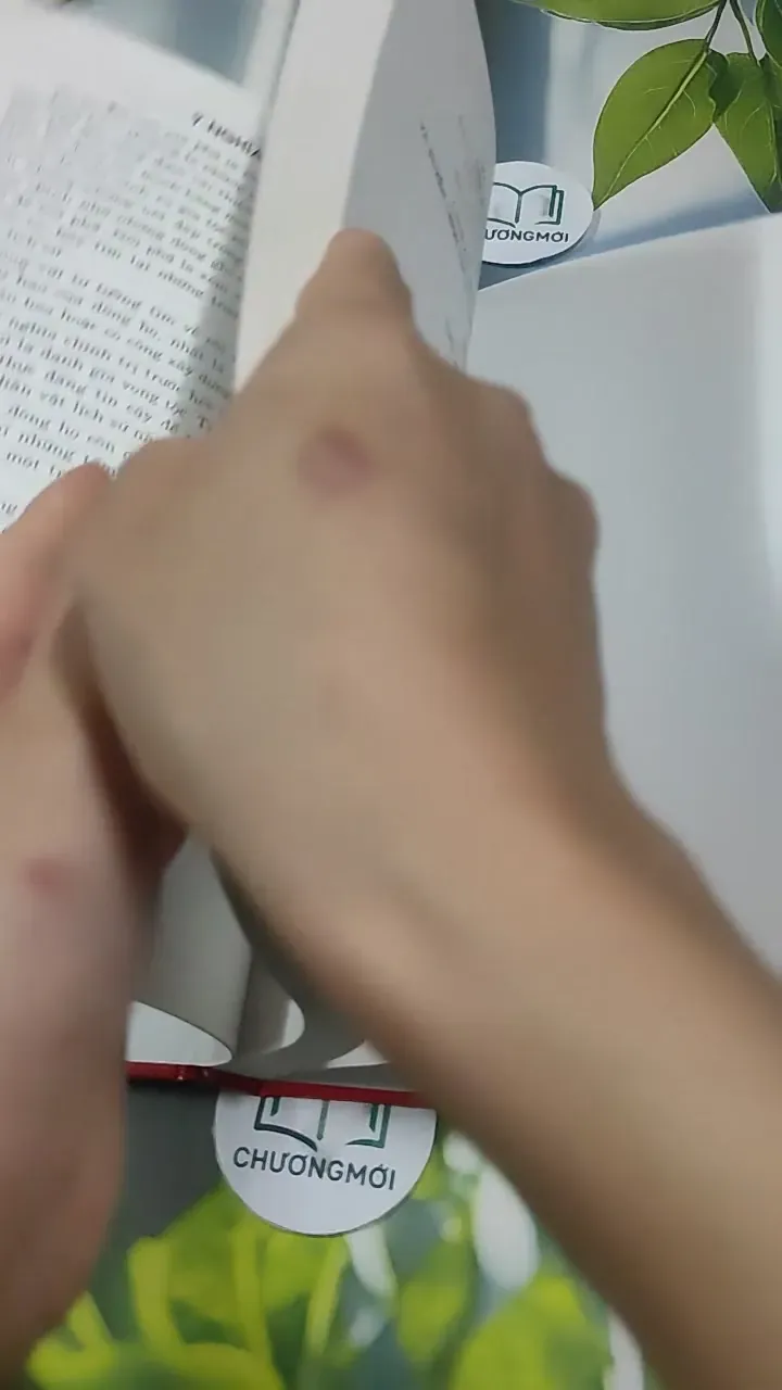 [MIỄN PHÍ BỌC SÁCH] Cách Xây Dựng Gia Phả Dòng Tộc Và Tuyển Chọn Các Bài Khấn Cổ Truyền C 727378