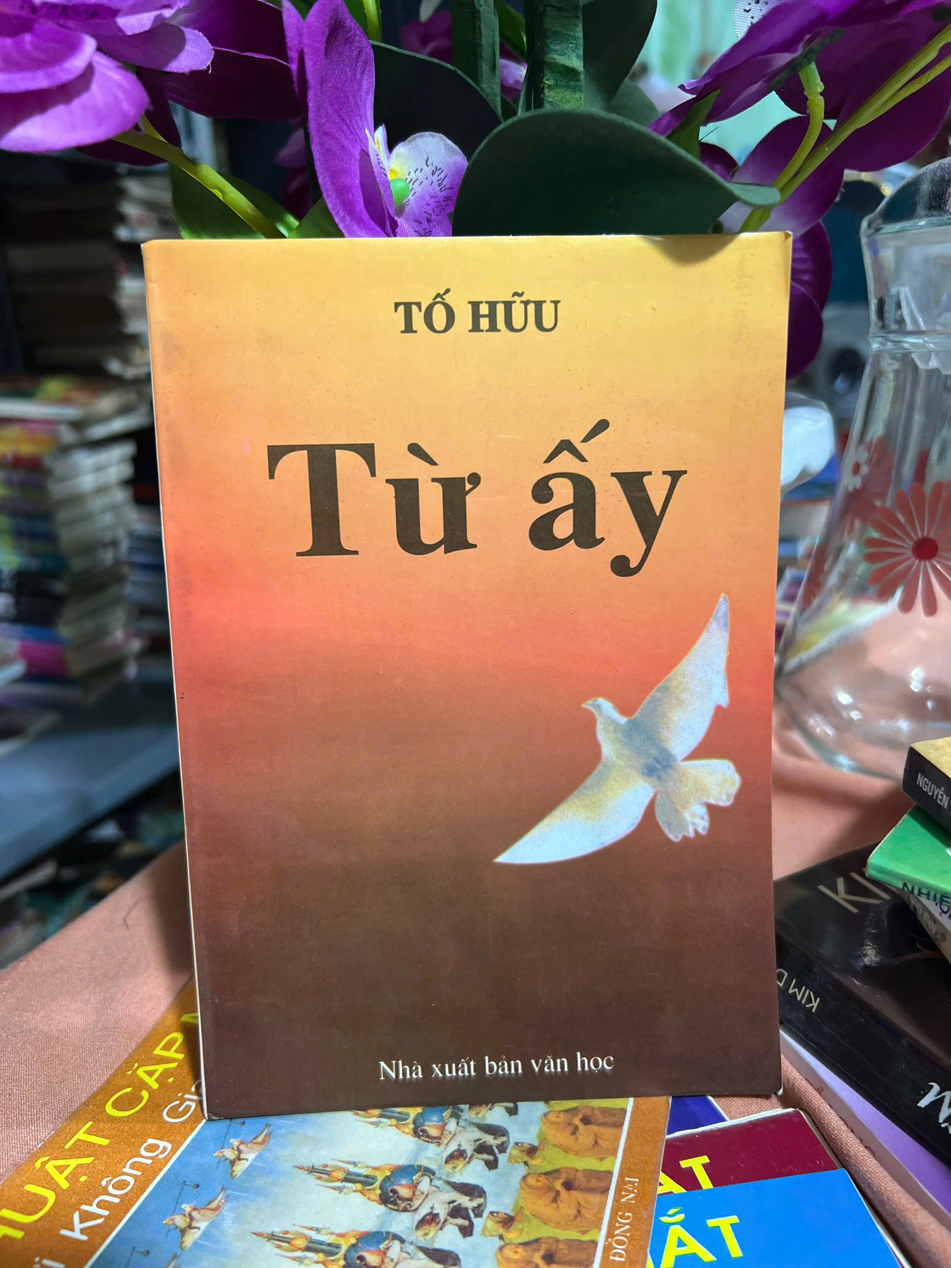 Từ ấy - Tố Hữu by Tố Hữu - Sách Book Cover - Ngọc Hiển Books