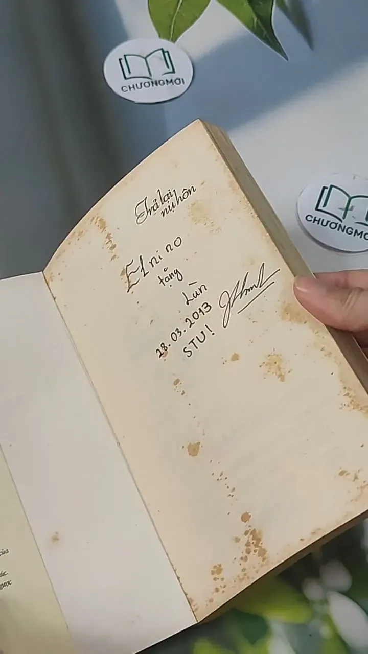 Trả Lại Nụ Hôn - Dương Thụy 705578