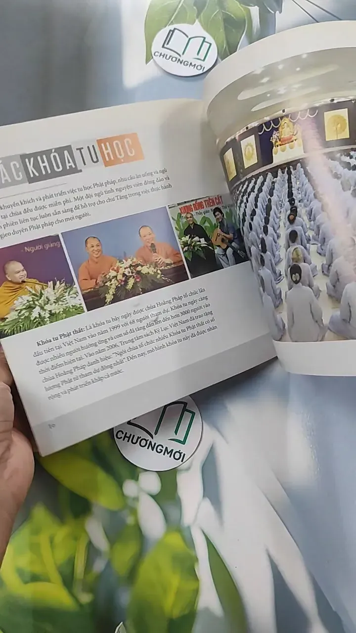 Đôi Nét Về Chùa Hoằng Pháp - Song Ngữ - Thích Chân Tính 775957