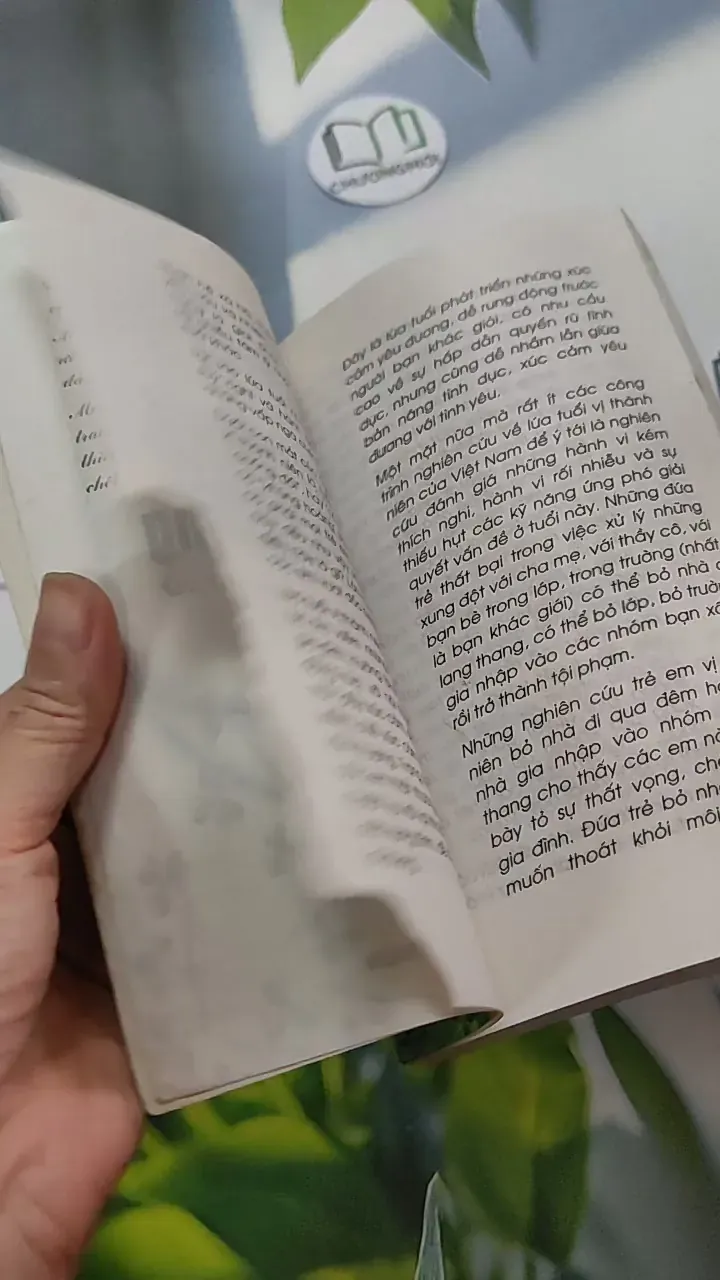 Combo: Giao Tiếp Ứng Xử Tuổi Học Đường, Bí Quyết Ứng Xử Duyên Dáng - Nguyễn Hồi Loan 787022
