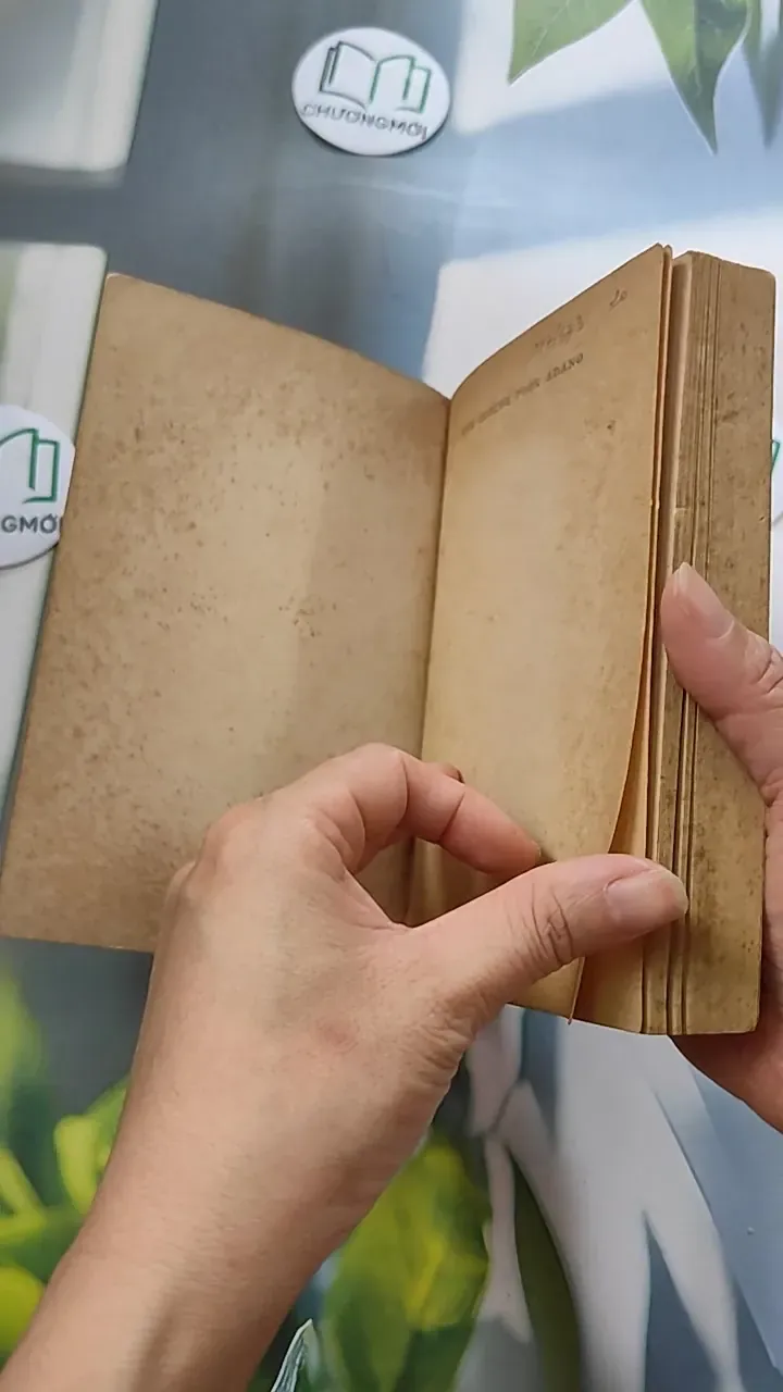 [XƯA] Une cloche pour Adano (1945) - John Hersey 754463