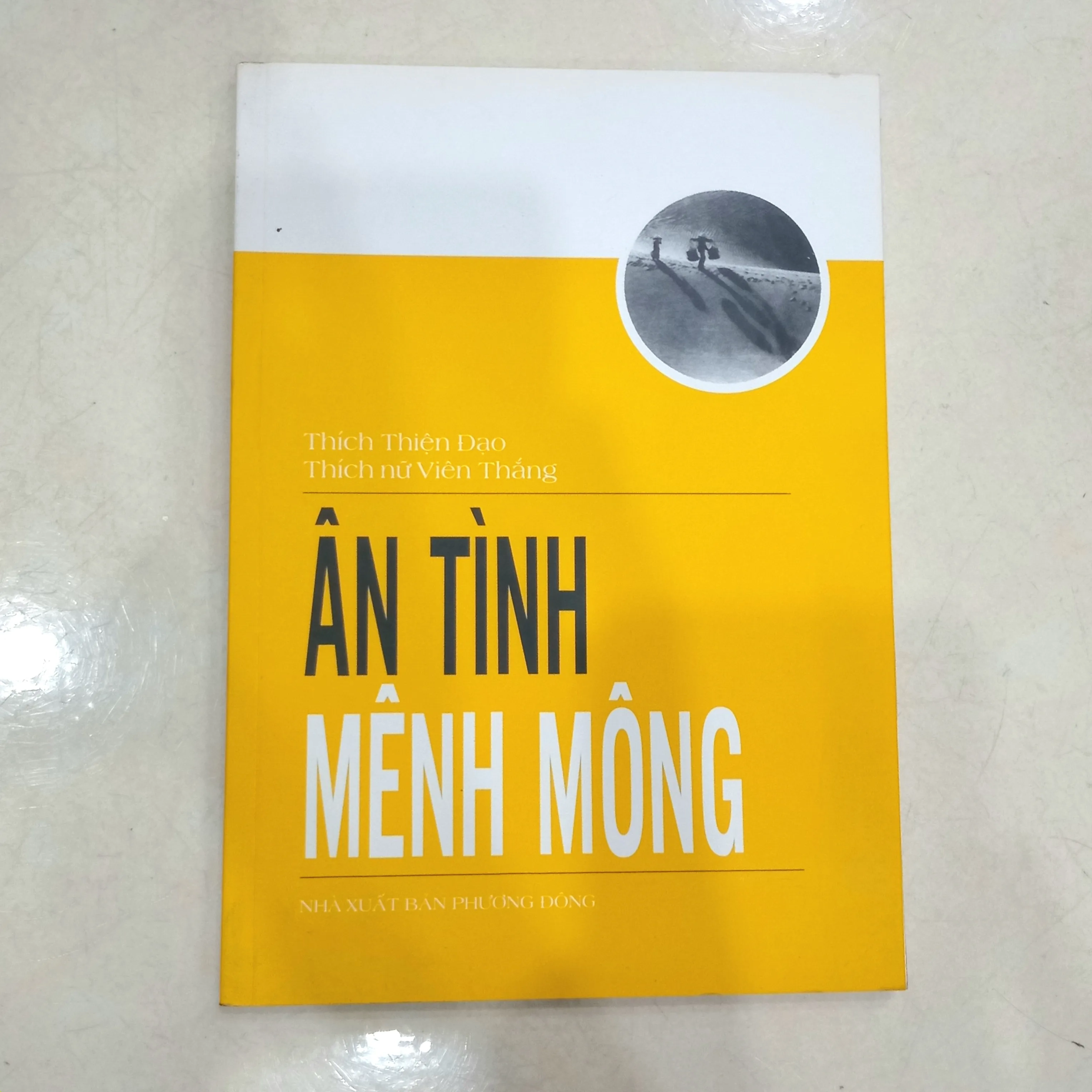 Ân tình mênh mông by  - Sách Book Cover - Ngọc Hiển Books