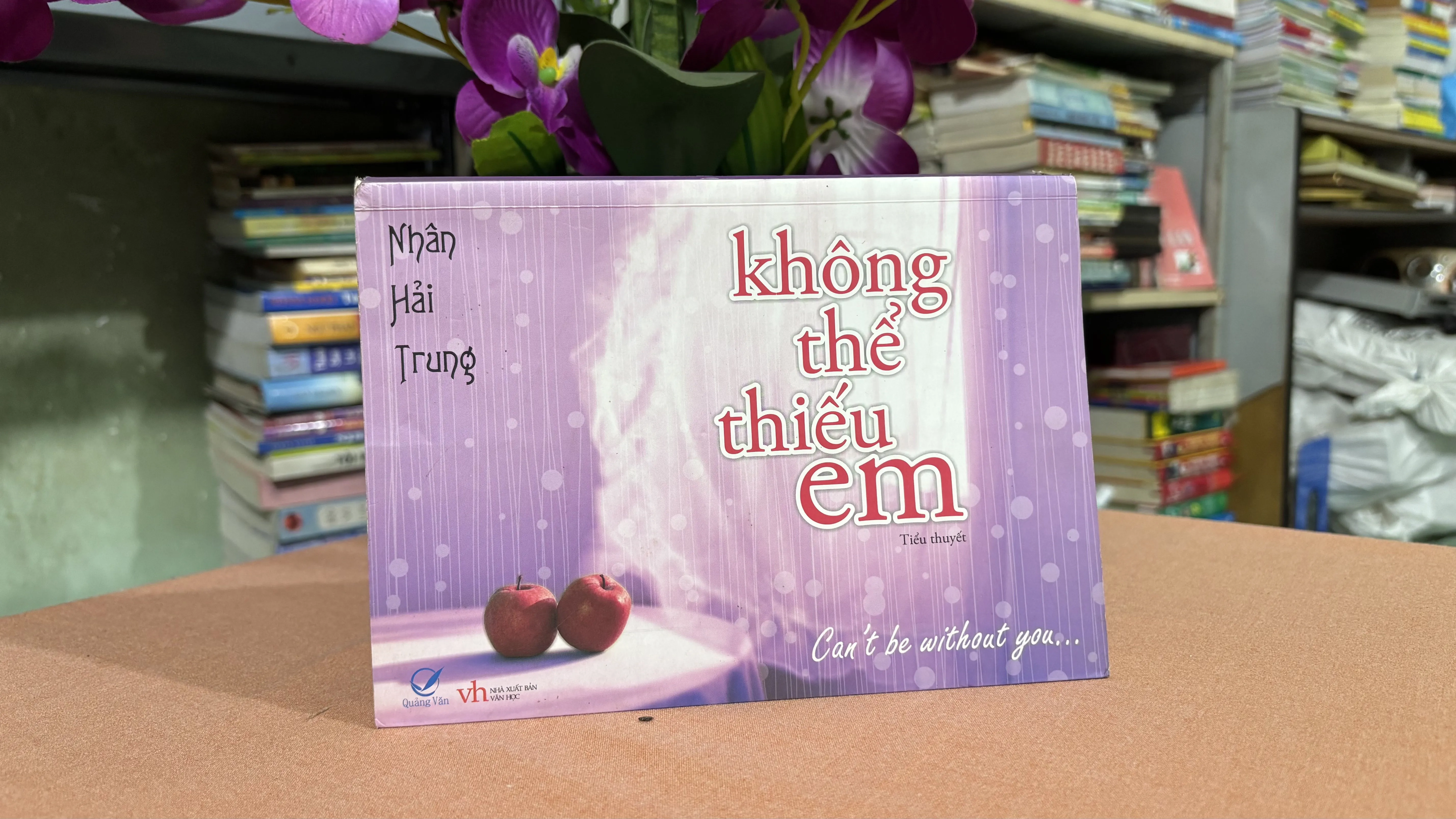 Không thể thiếu em 🌊 by  - Sách Book Cover - Ngọc Hiển Books