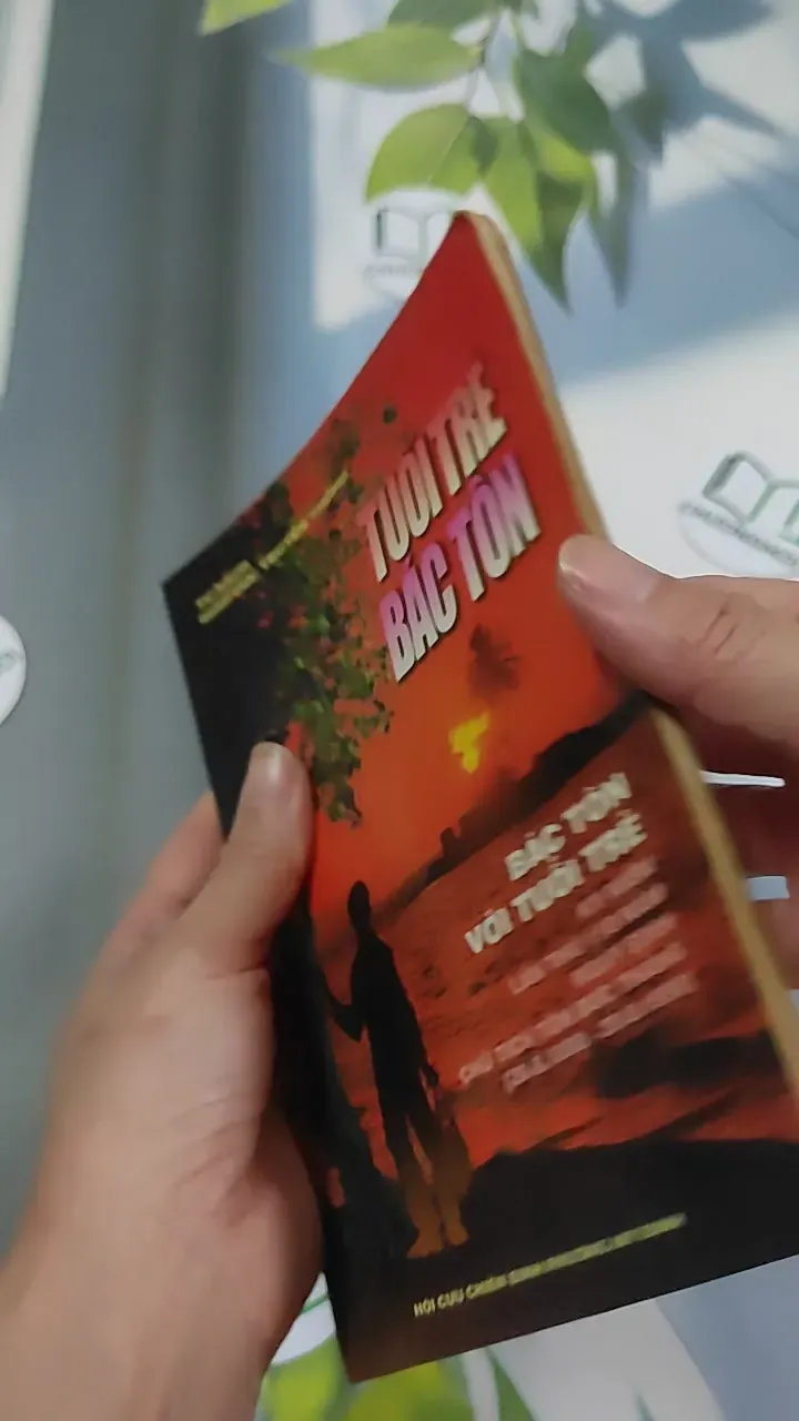 [MIỄN PHÍ BỌC SÁCH] [XƯA] Tuổi Trẻ Bác Tôn, Bác Tôn Với Tuổi Trẻ  (1998) 776048