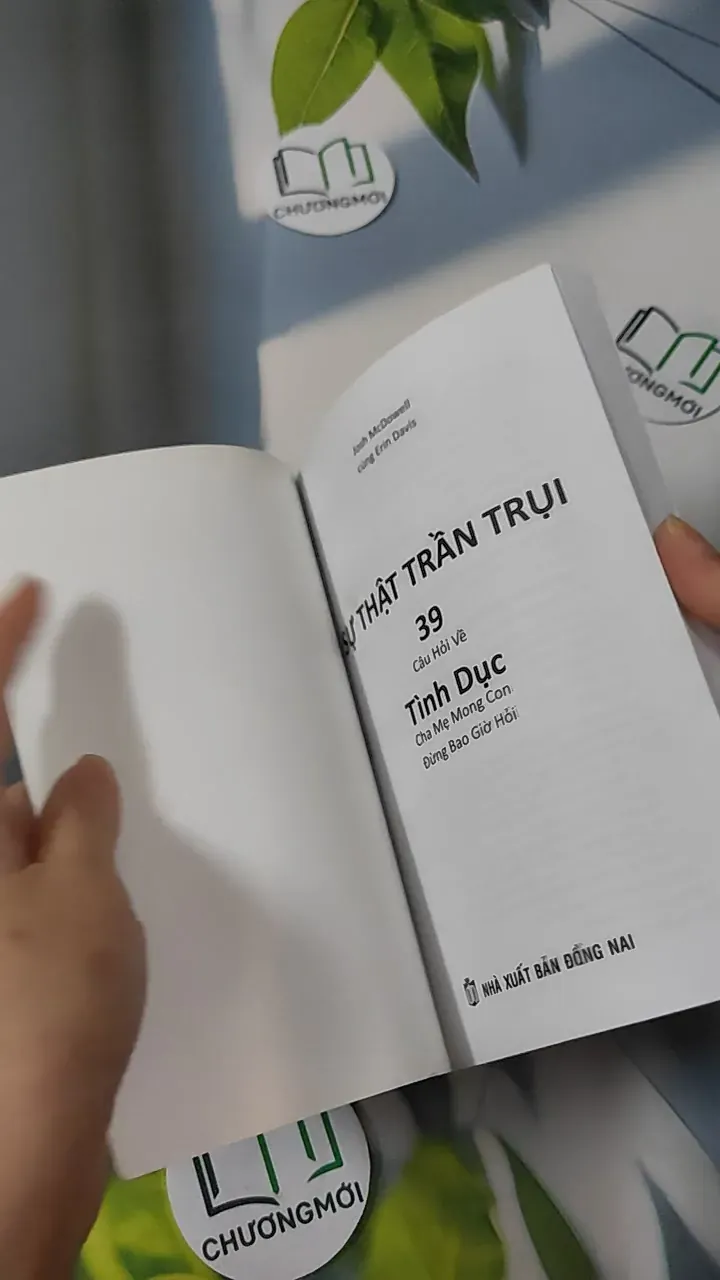 Sự Thật Trần Trụi - 39 Câu Hỏi Về Tình Dục Cha Mẹ Mong Con Đừng Bao Giờ Hỏi (Sự Thật Trần Trụi - 39 Câu Hỏi Về Tình Dục Cha Mẹ Mong Con Đừng Bao Giờ Hỏi) 780851