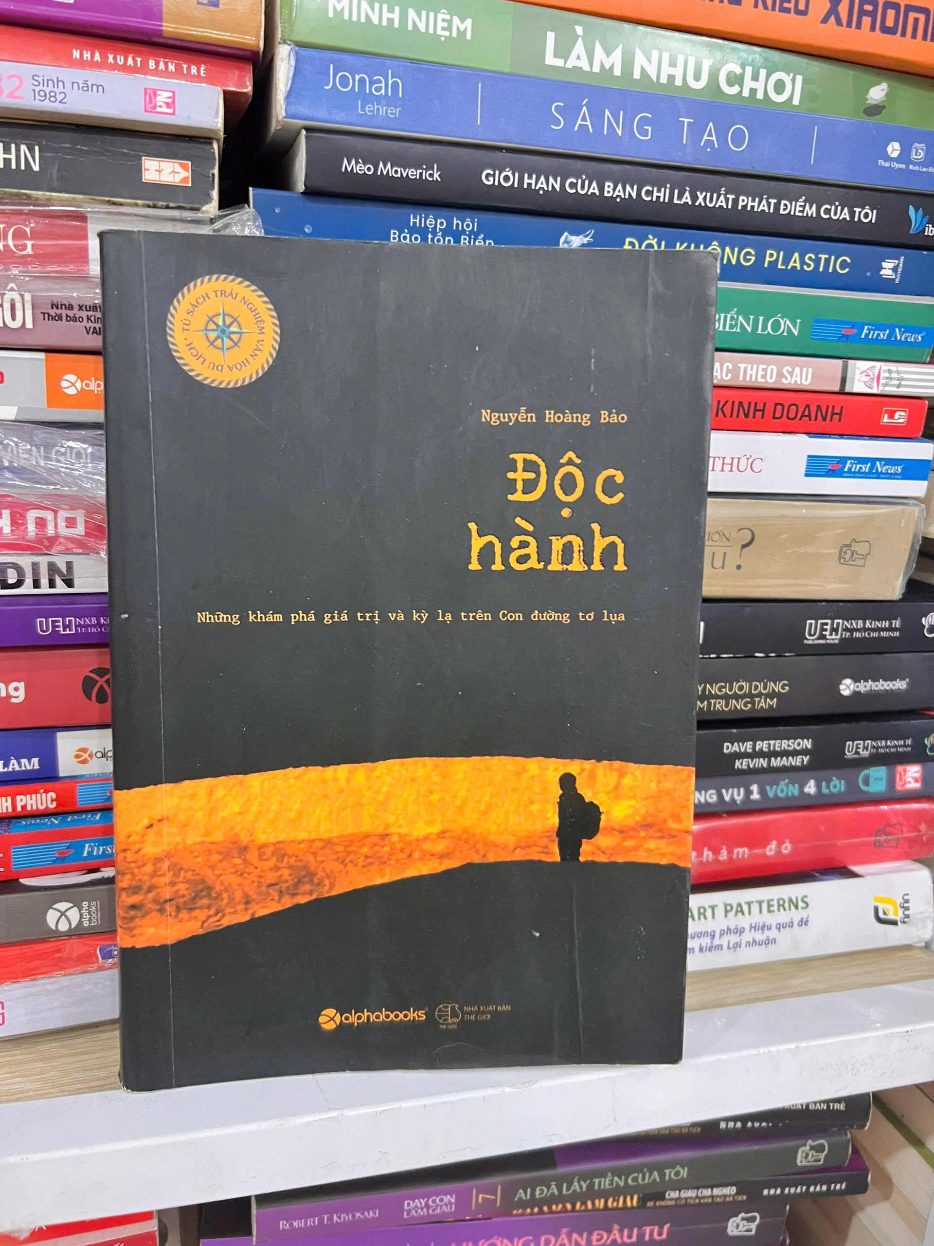 Độc Hành - Nguyễn Hoàng Bảo by Nguyễn Hoàng Bảo - Sách Book Cover - Ngọc Hiển Books