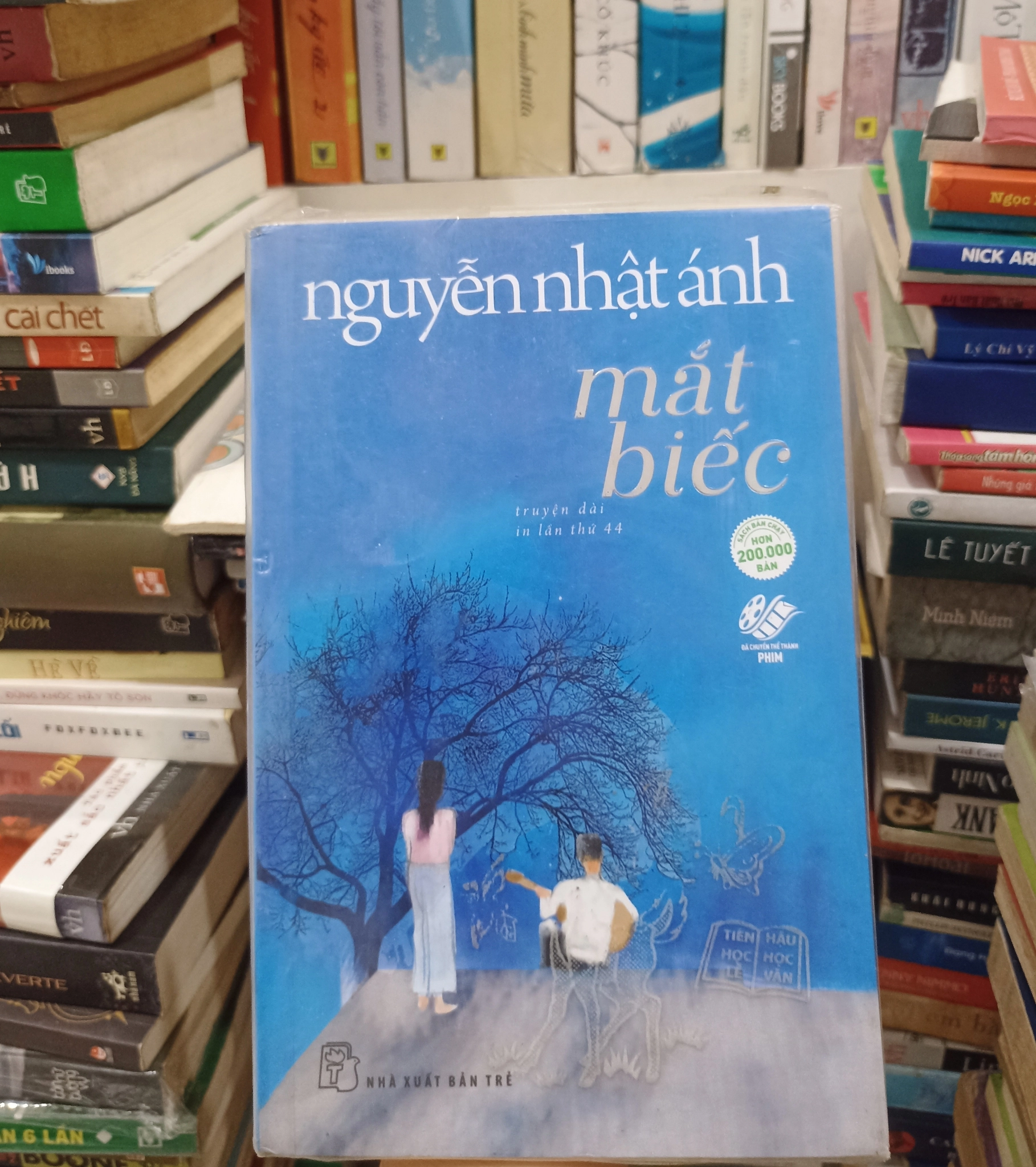 Mắt Biếc - Nguyễn Nhật Ánh 🌻 by Nguyễn Nhật Ánh - Sách Book Cover - Ngọc Hiển Books
