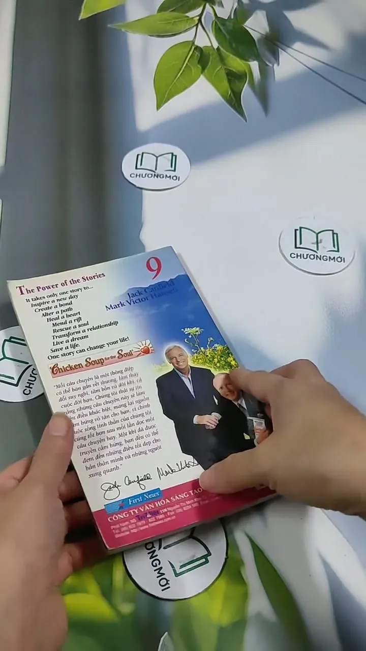 Chicken Soup For The Mother & Daughter - 9: Vòng Tay Của Mẹ - Jack Canfield, Mark Victor  705754