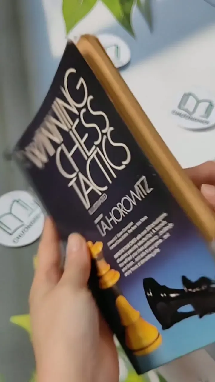 [MIỄN PHÍ BỌC SÁCH] Winning Chess Tatics Illustrated - I. A. Horowitz 703109