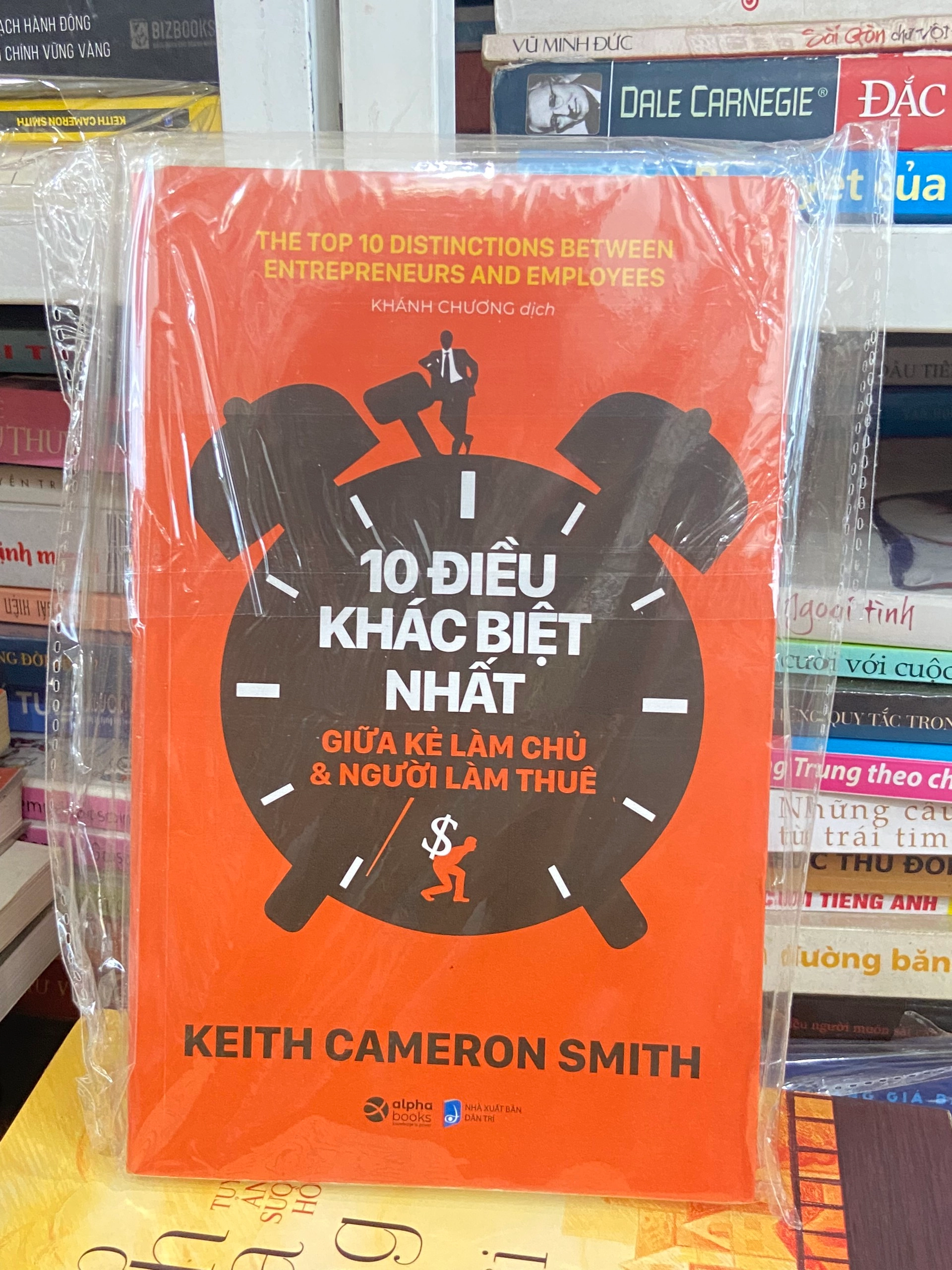 10 Điều Khác Biệt Nhất Giữa Kẻ Làm Chủ Và Người Làm Thuê by  - Sách Book Cover - Ngọc Hiển Books
