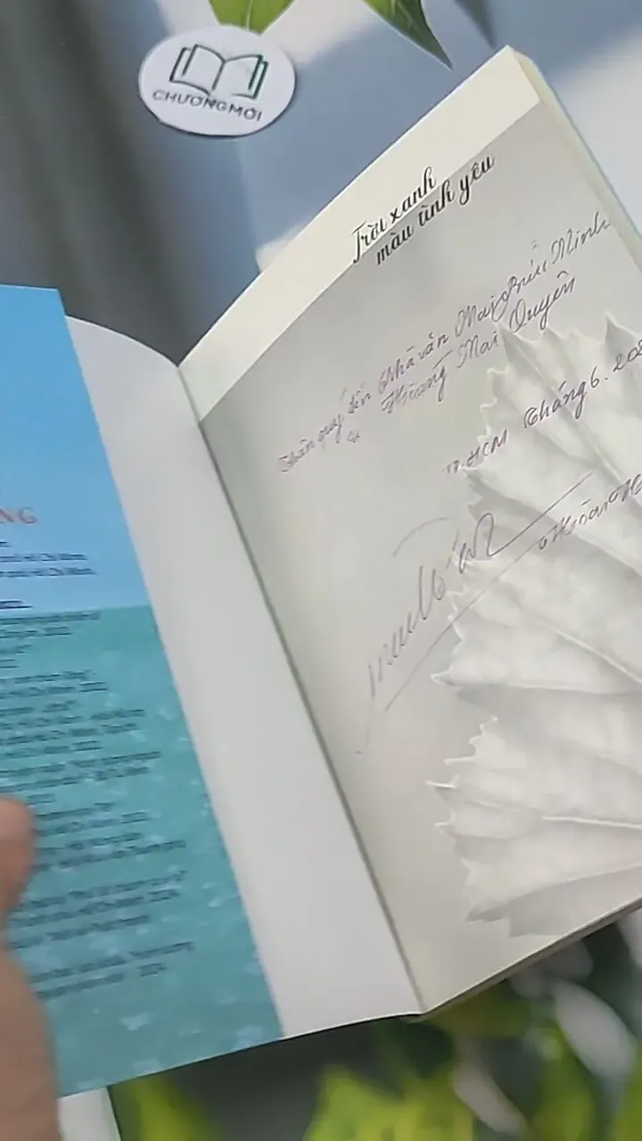 Trời Xanh Màu Tình Yêu - Hoài Hương 705620