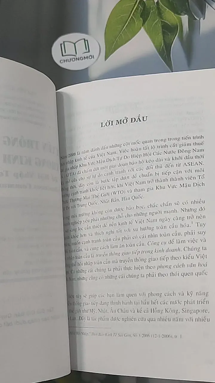 Truyền thông giao tiếp trong kinh doanh để hội nhập toàn cầu - Nguyễn Hữu Thân 688446