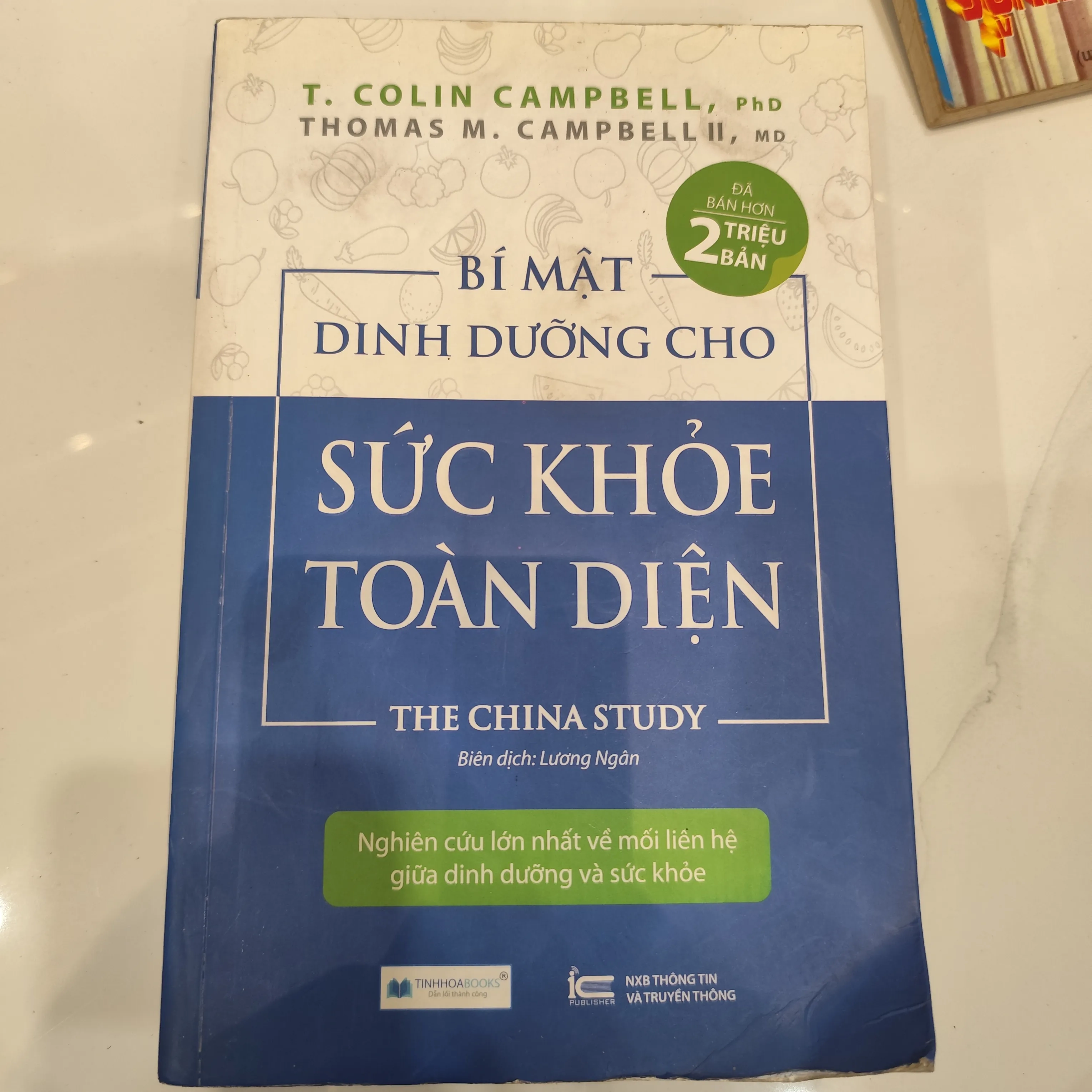 Bí mật dinh dưỡng cho sức khỏe toàn diện by  - Sách Book Cover - Ngọc Hiển Books