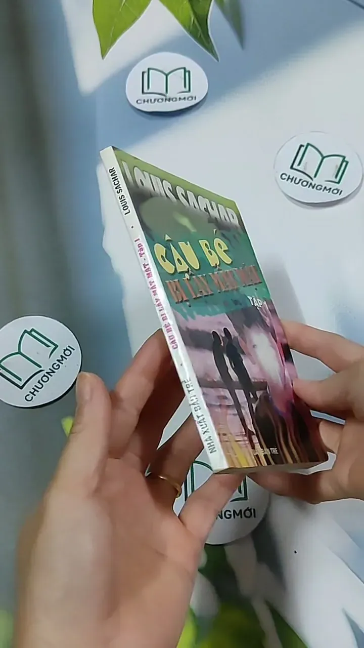 Cậu Bé Bị Lấy Mất Mặt (Tập 1) - Louis Sachar 703150