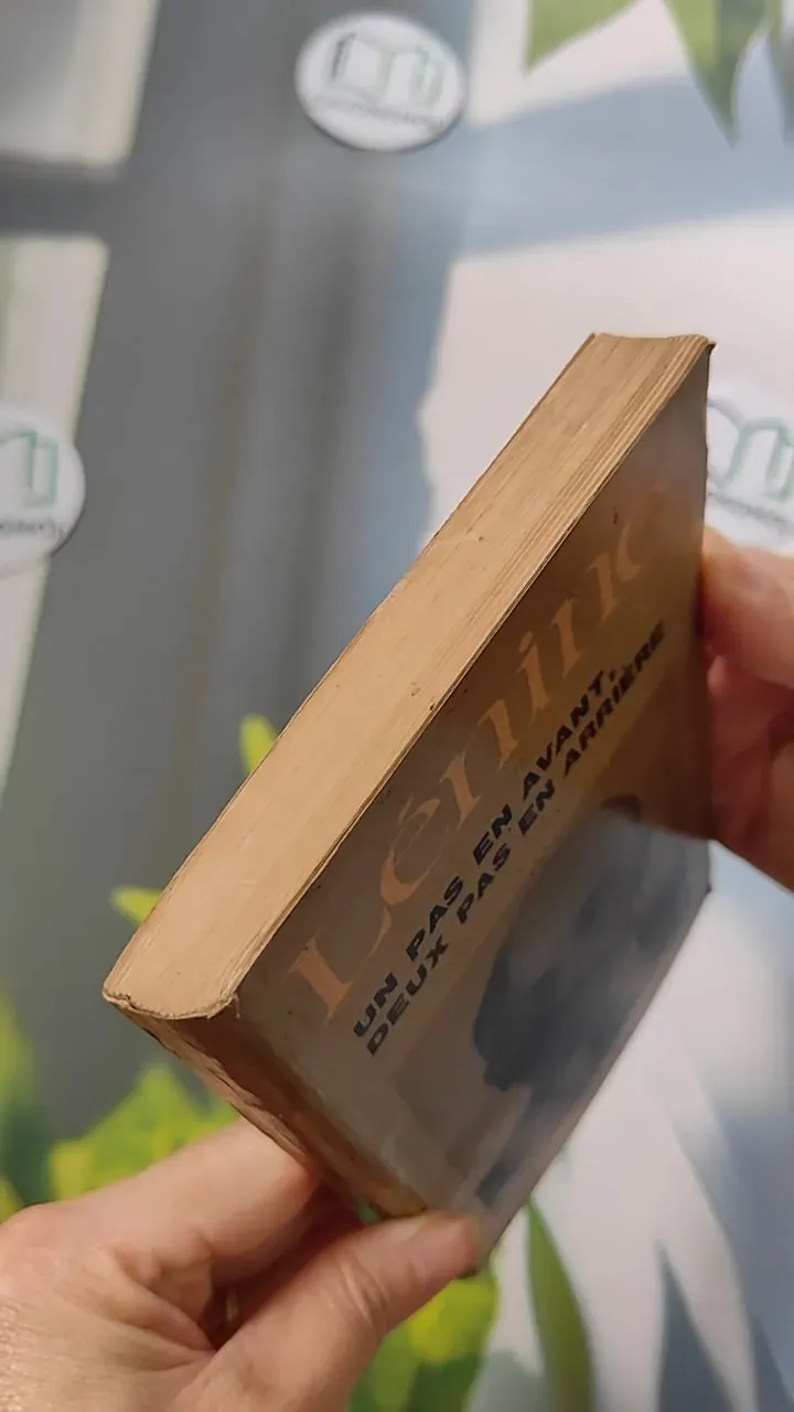 [MIỄN PHÍ BỌC SÁCH] [XƯA] Un pas en avant, deux pas en arrière (1970) - V. Lénine 754452