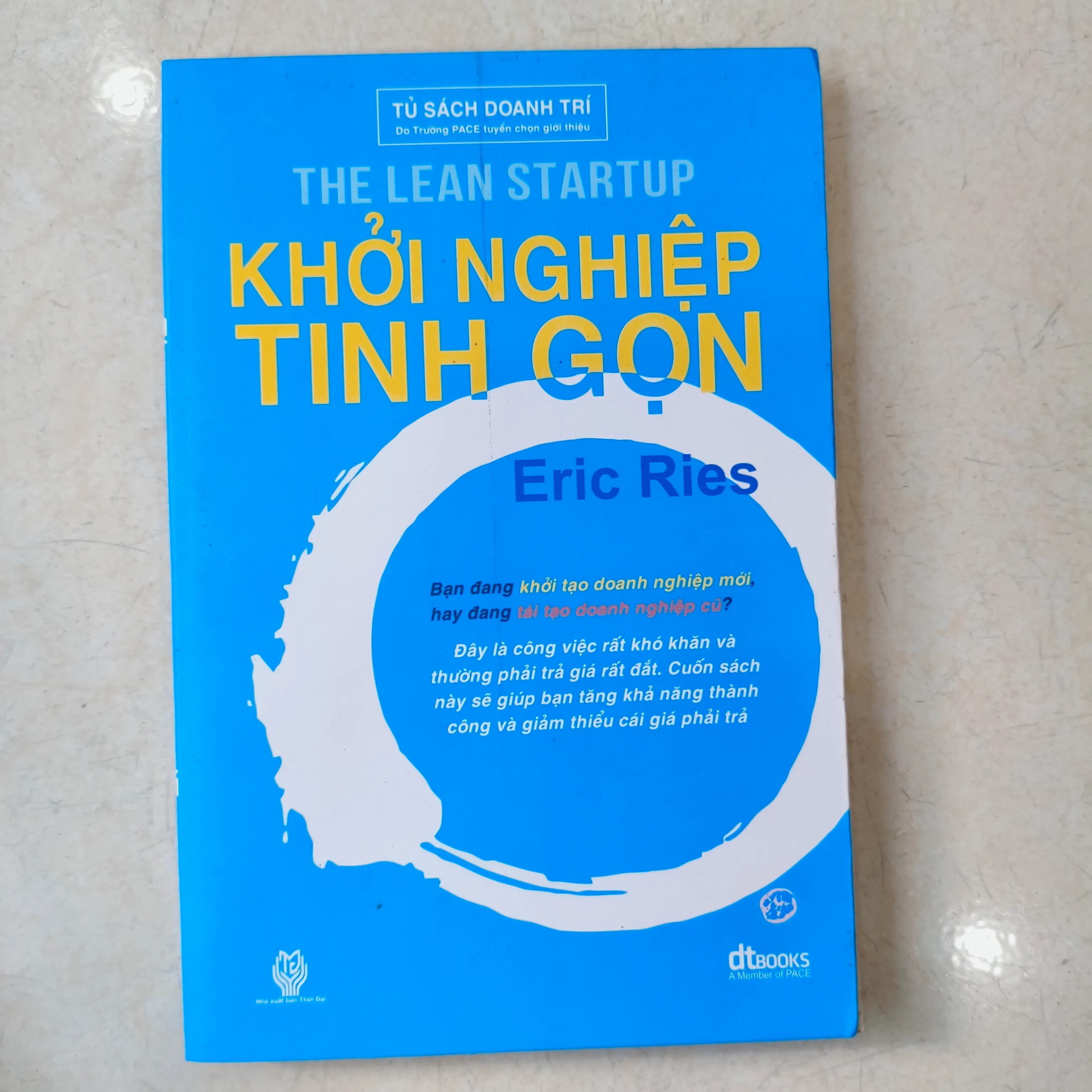 Khởi nghiệp tinh gọn 🌱 by  - Sách Book Cover - Ngọc Hiển Books