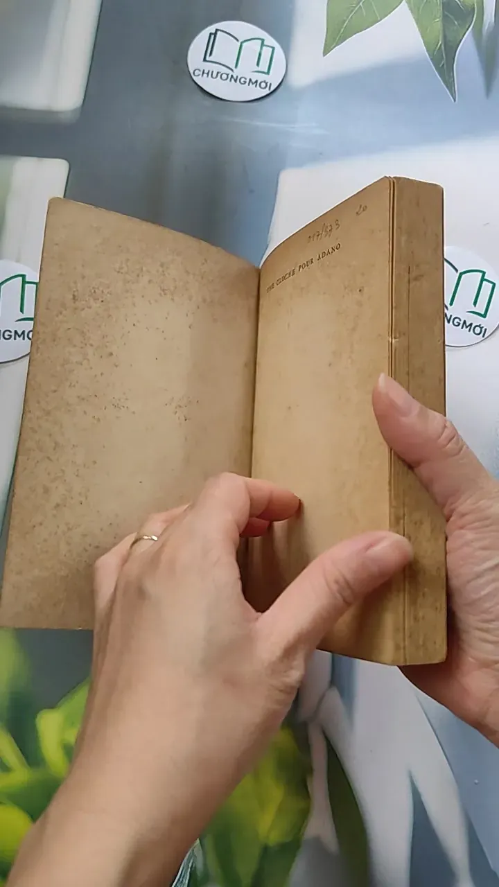 [XƯA] Une cloche pour Adano (1945) - John Hersey 754463