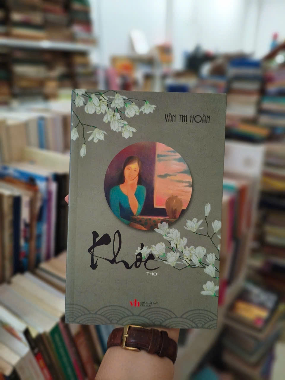 KHÓC (thơ) - Văn Thị Hoàn