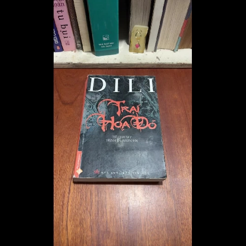 [Ruột Sách Có Gạch Và Note Bằng Bút Chì] - Tiểu Thuyết, Trinh Thám, Kinh Dị: Trại Hoa Đỏ