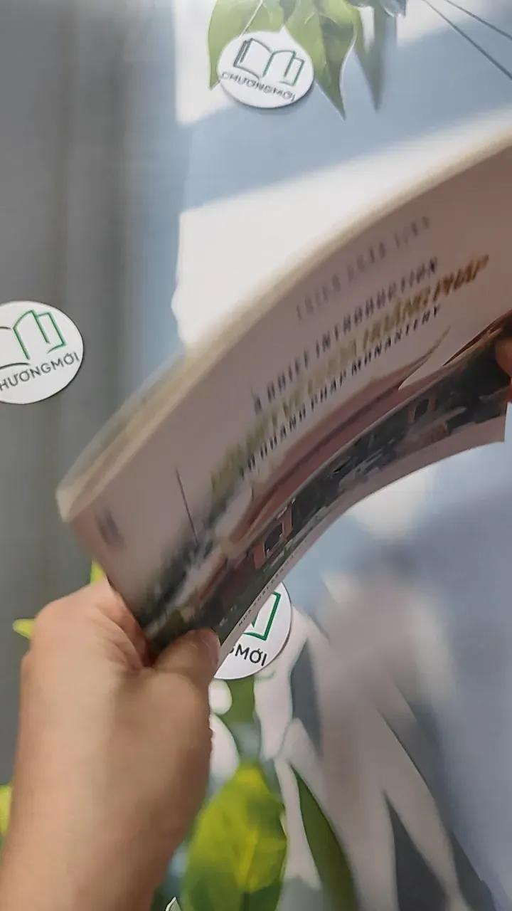 Đôi Nét Về Chùa Hoằng Pháp - Song Ngữ - Thích Chân Tính 775957