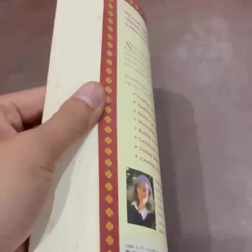 Sarah Laughed – Vanessa L. Ochs | Sách tiếng Anh về phụ nữ trong Kinh Thánh- K5