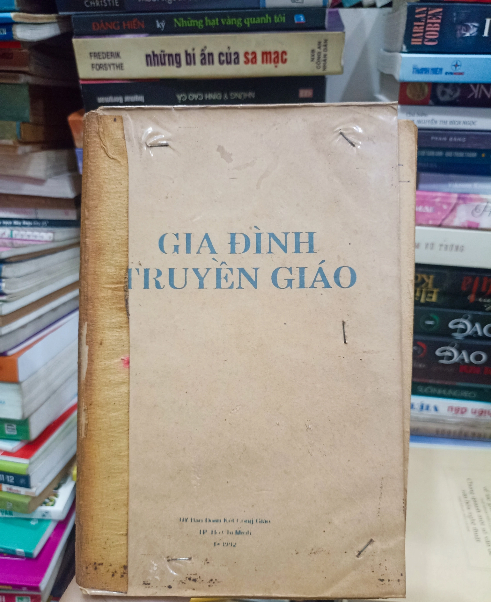 Gia đình truyền giáo 🌻 by  - Sách Book Cover - Ngọc Hiển Books