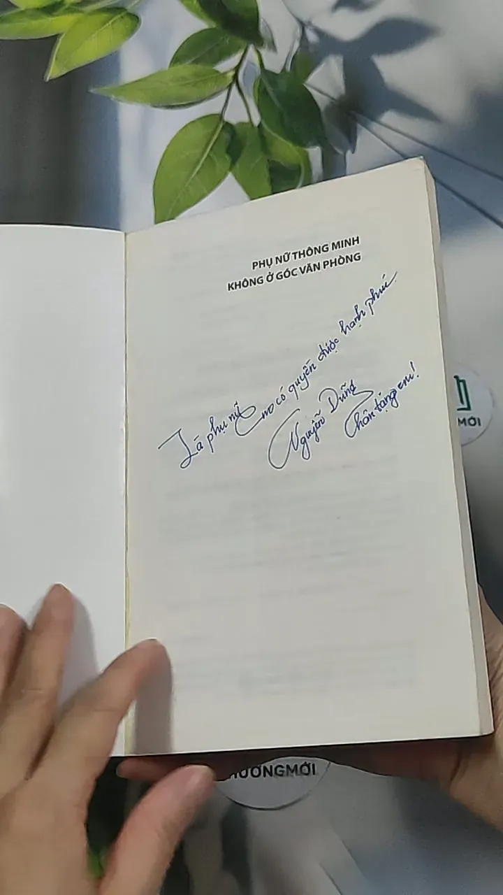 Phụ nữ thông minh không ở góc văn phòng - Lois P. Frankel    688552