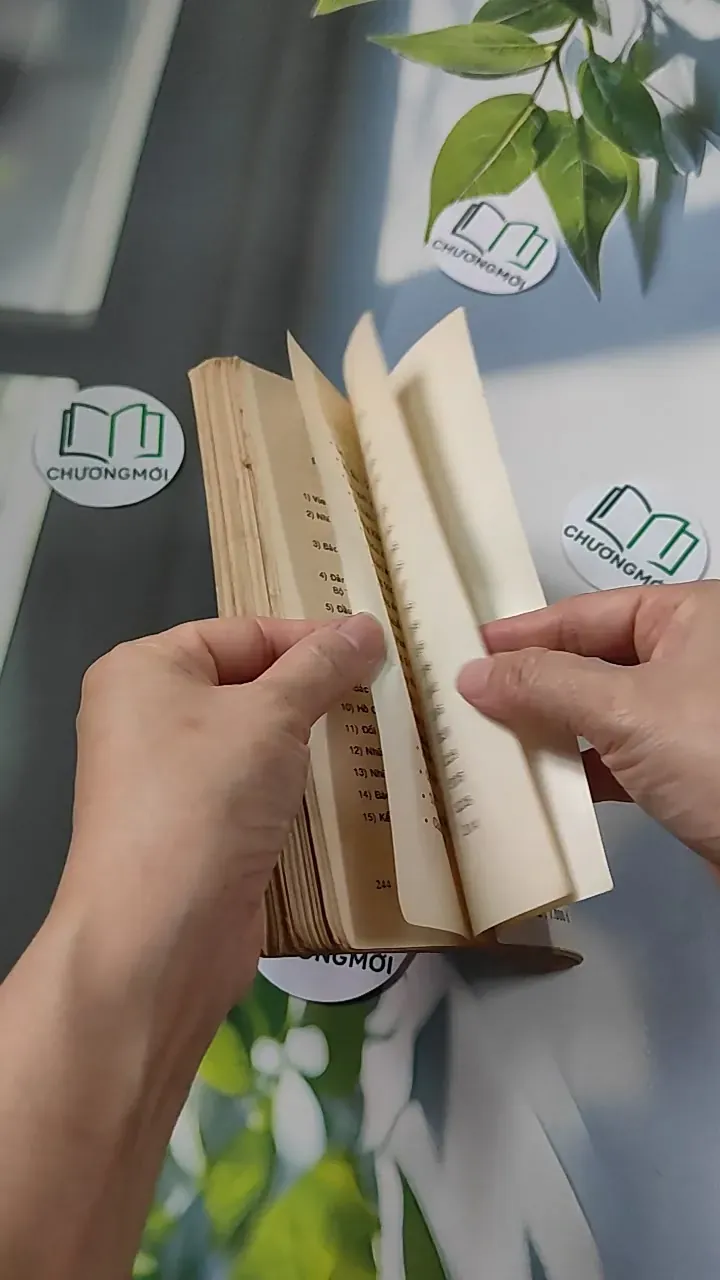 [MIỄN PHÍ BỌC SÁCH] [XƯA] Vị Thượng Khách Đến Paris Về Hà Nội (1991) - Nguyễn Thế Kỷ & Nguyễn Minh San 776061
