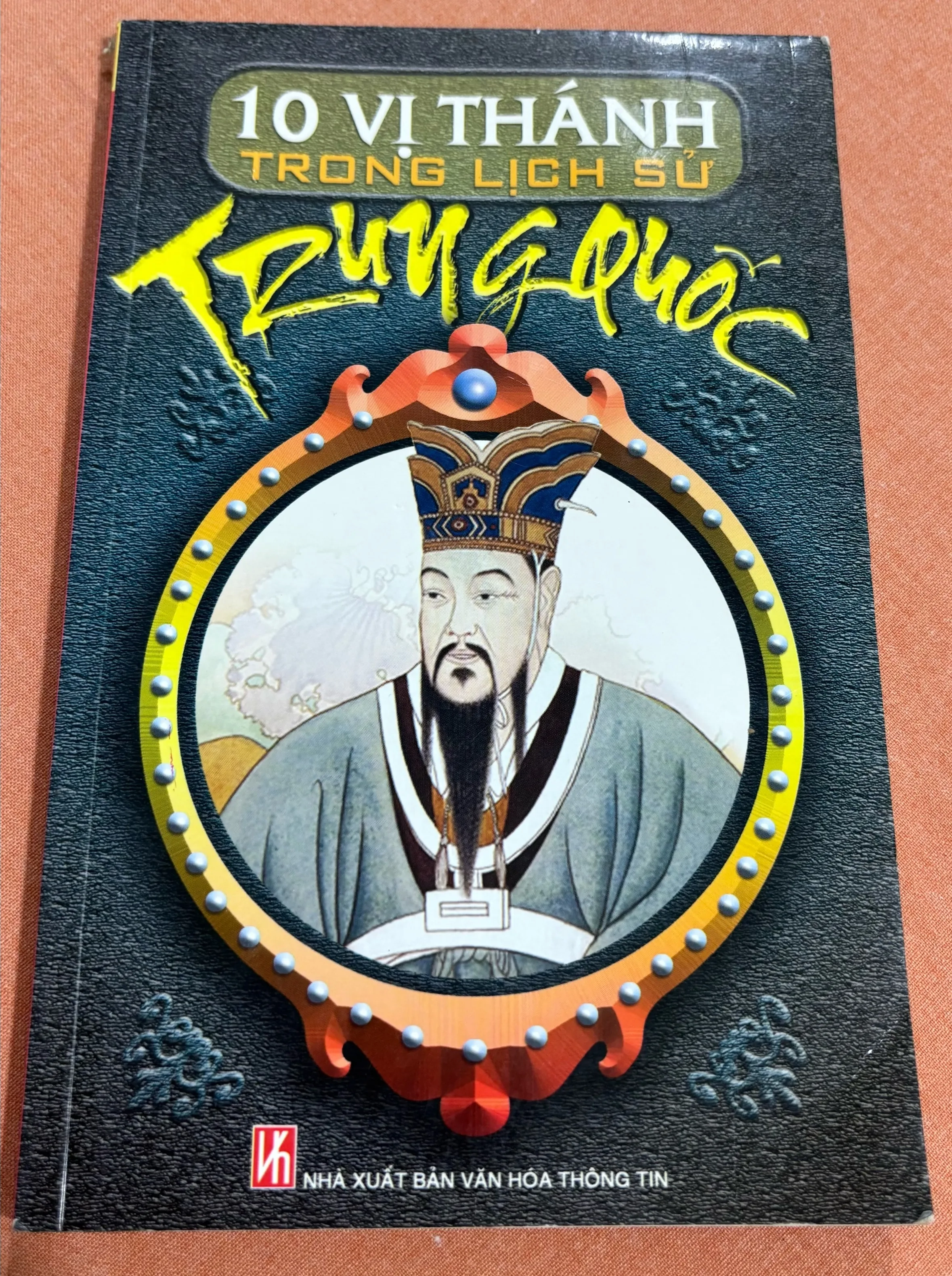 10 vị thánh lịch sử Trung Quốc 🌊 by  - Sách Book Cover - Ngọc Hiển Books