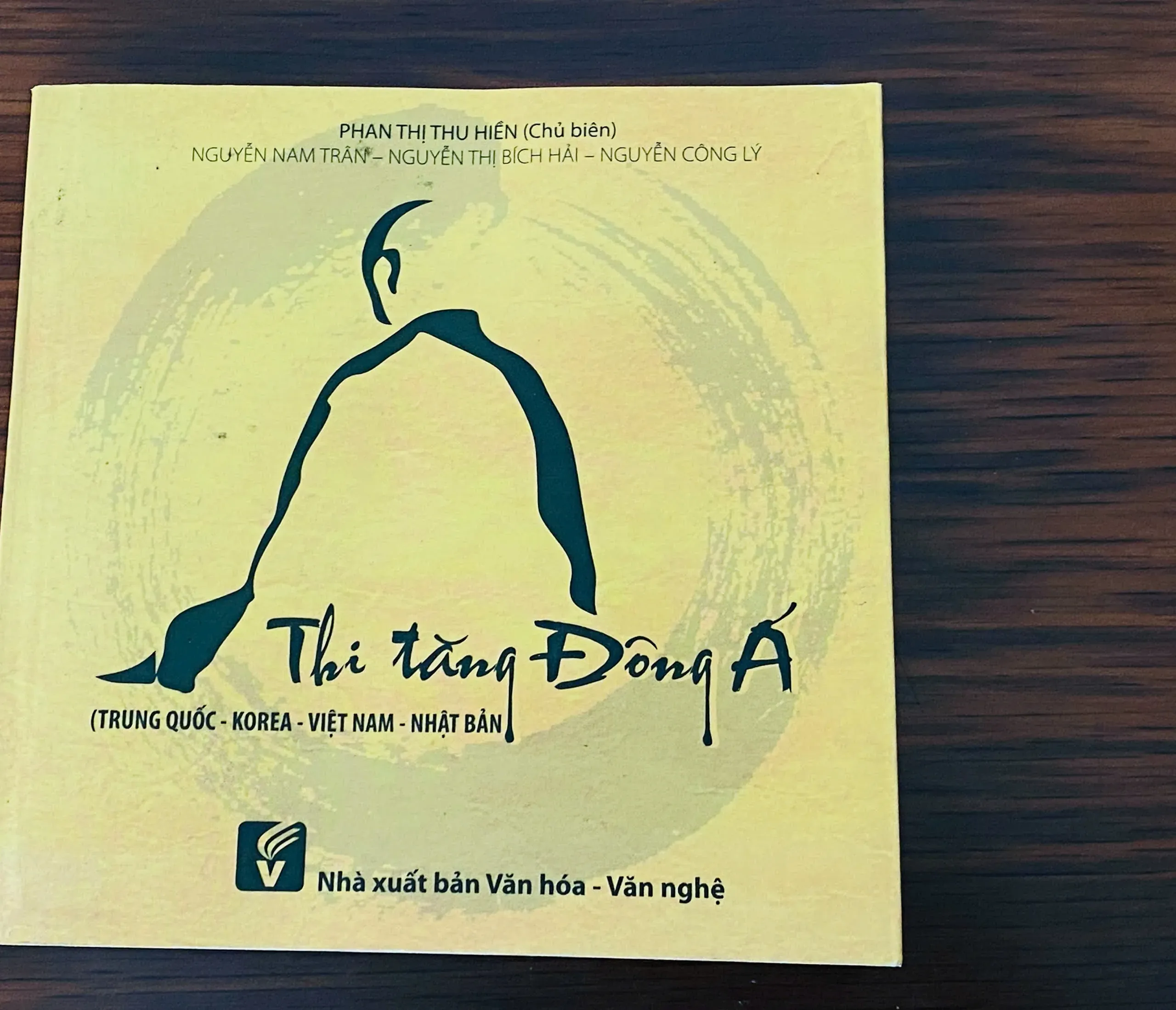 Thi Tăng Đông Á (Trung Quốc - Korea - Việt Nam - Nhật Bản) by  - Sách Book Cover - Ngọc Hiển Books