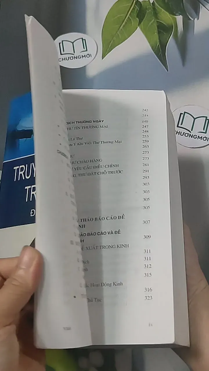 Truyền thông giao tiếp trong kinh doanh để hội nhập toàn cầu - Nguyễn Hữu Thân 688446