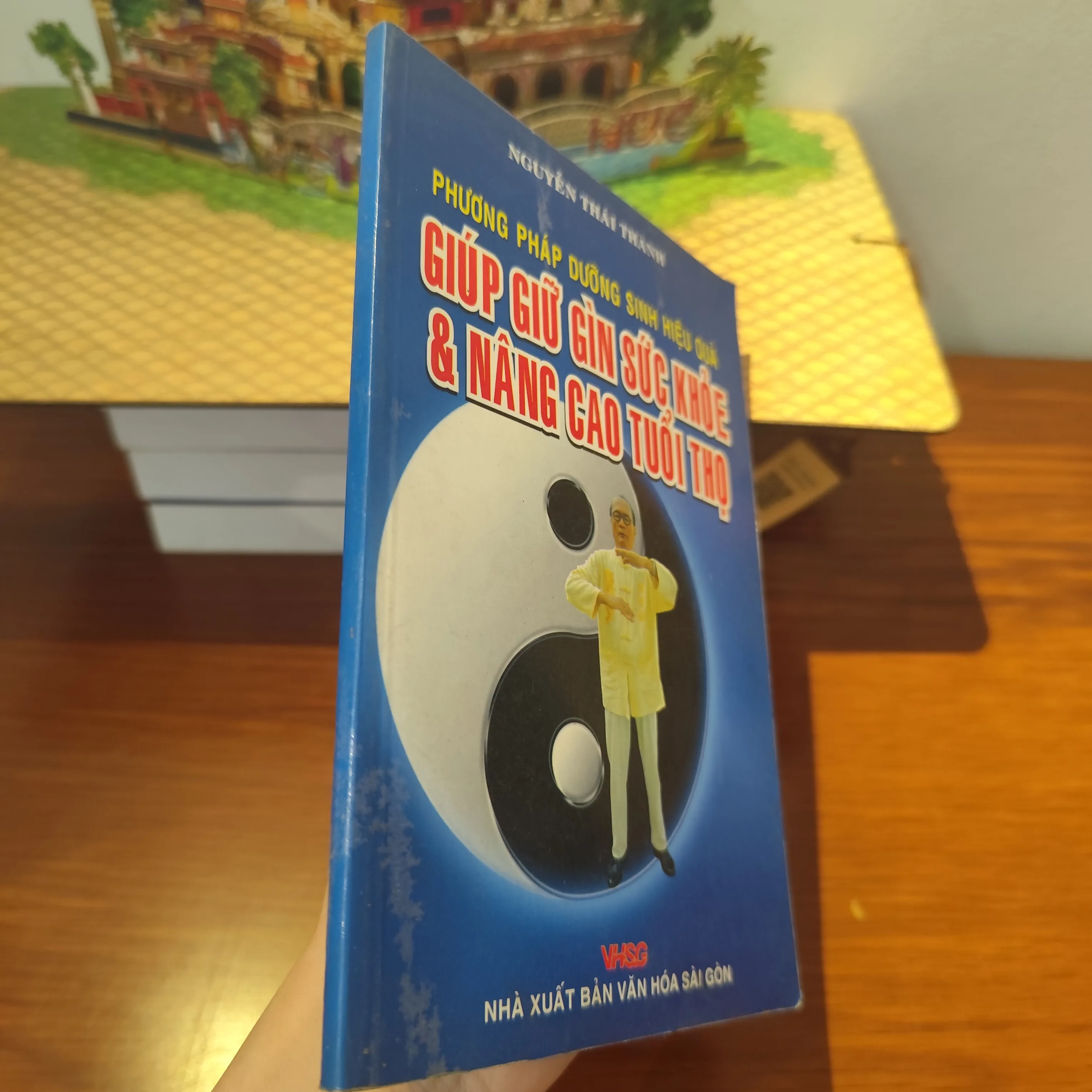 Phương pháp dưỡng sinh hiệu quả giúp giữ gìn sức khỏe & nâng cao tuổi thọ by  - Sách Book Cover - Ngọc Hiển Books