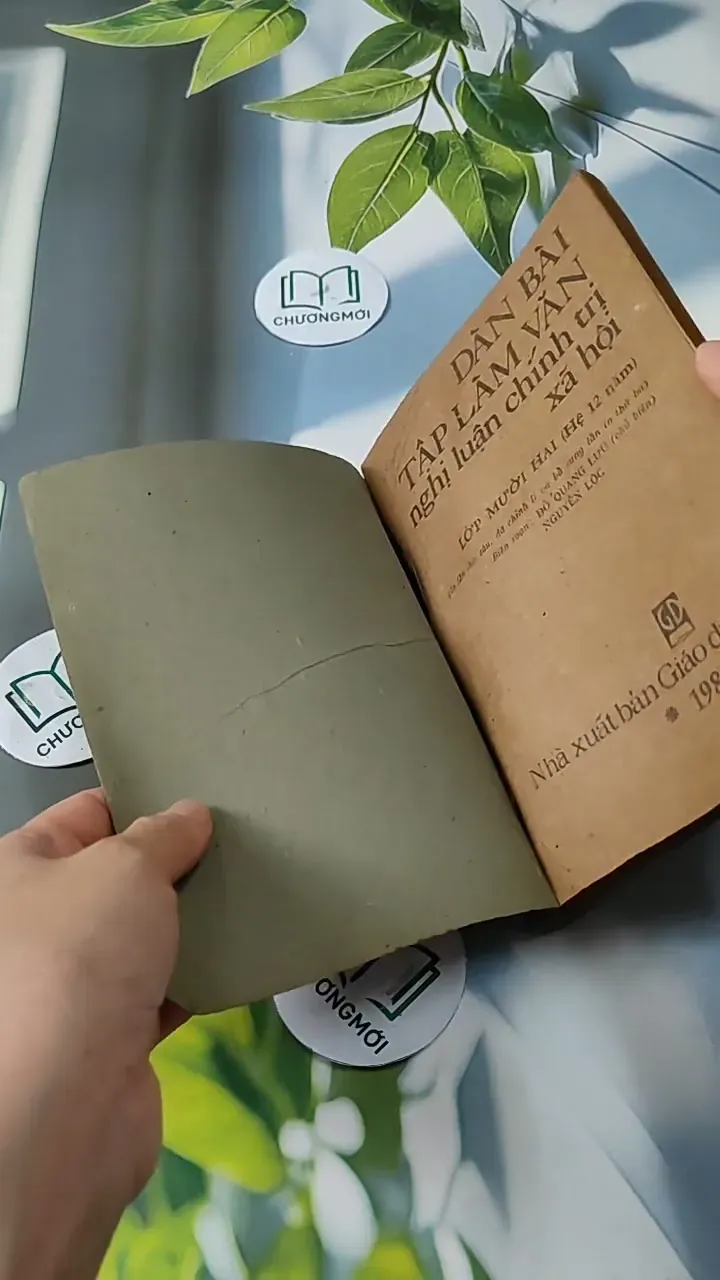 Dàn bài tập làm văn nghị luận chính trị xã hội 12 - Đỗ Quang Lưu 713805