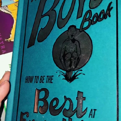 Ngoại văn cẩm nang cho bé trai - The boys' book - bìa cứng mới