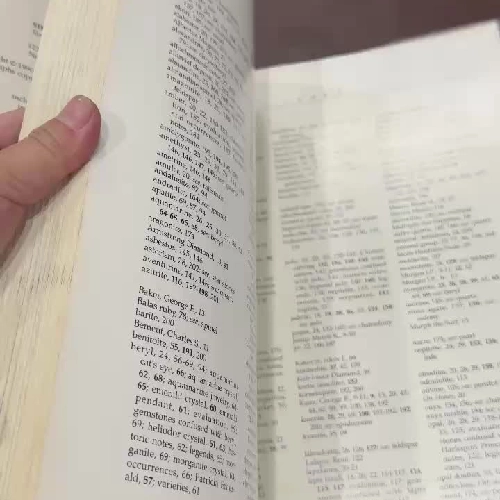 GEMS & CRYSTALS – SÁCH ẢNH ĐÁ QUÝ & KHOÁNG VẬT | AMERICAN MUSEUM OF NATURAL HISTORY- K3