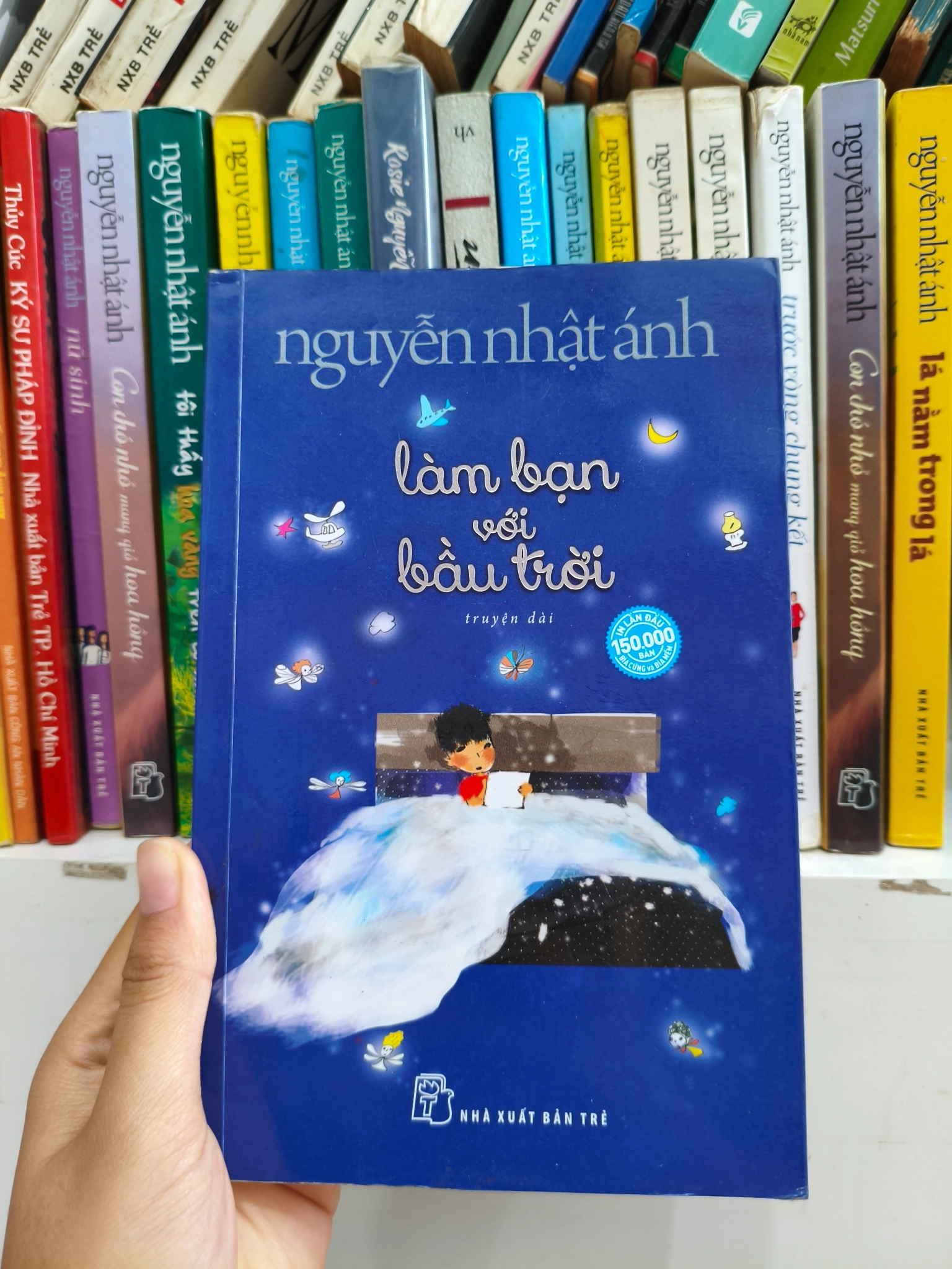 Làm bạn với bầu trời_ Nguyễn Nhật Ánh by Nguyễn Nhật Ánh - Sách Book Cover - Ngọc Hiển Books