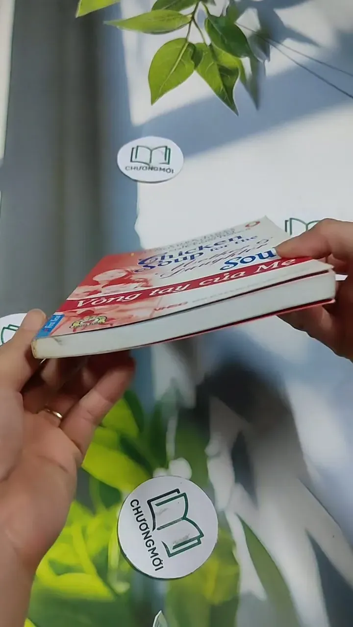 Chicken Soup For The Mother & Daughter - 9: Vòng Tay Của Mẹ - Jack Canfield, Mark Victor  705754