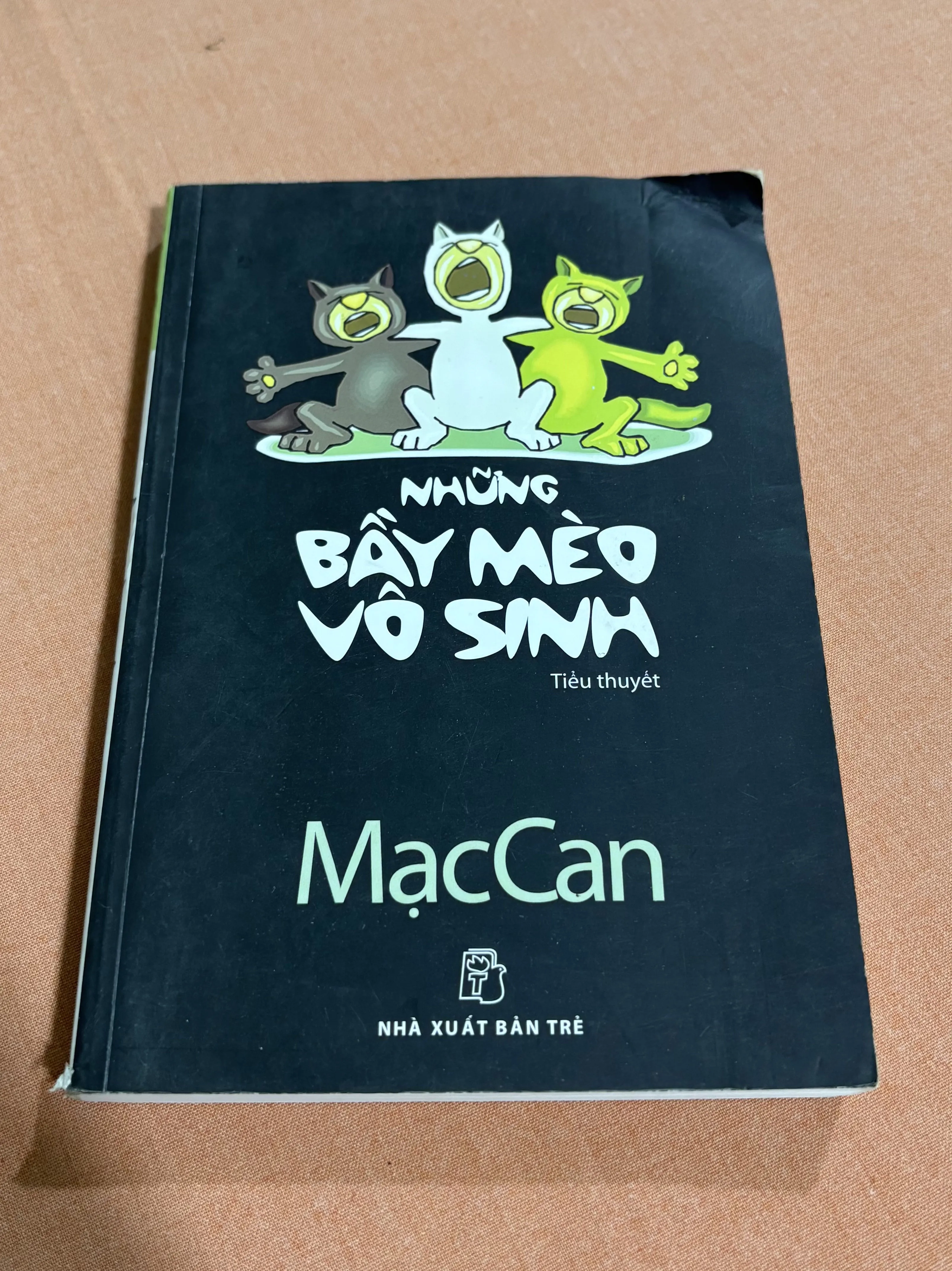 Những bầy mèo vô sinh 🌊 by  - Sách Book Cover - Ngọc Hiển Books
