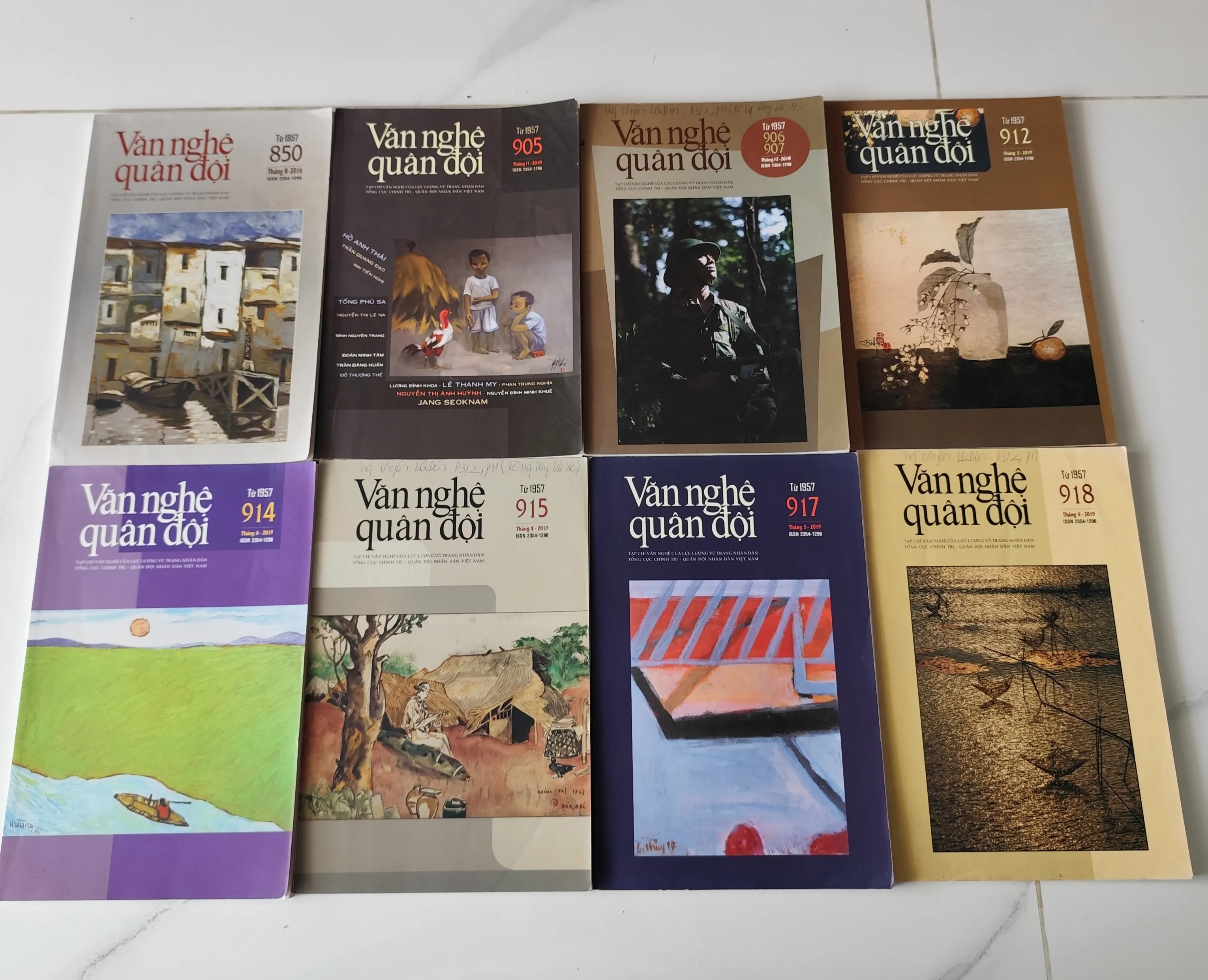 8 cuốn Văn nghệ quân đội by  - Sách Book Cover - Ngọc Hiển Books