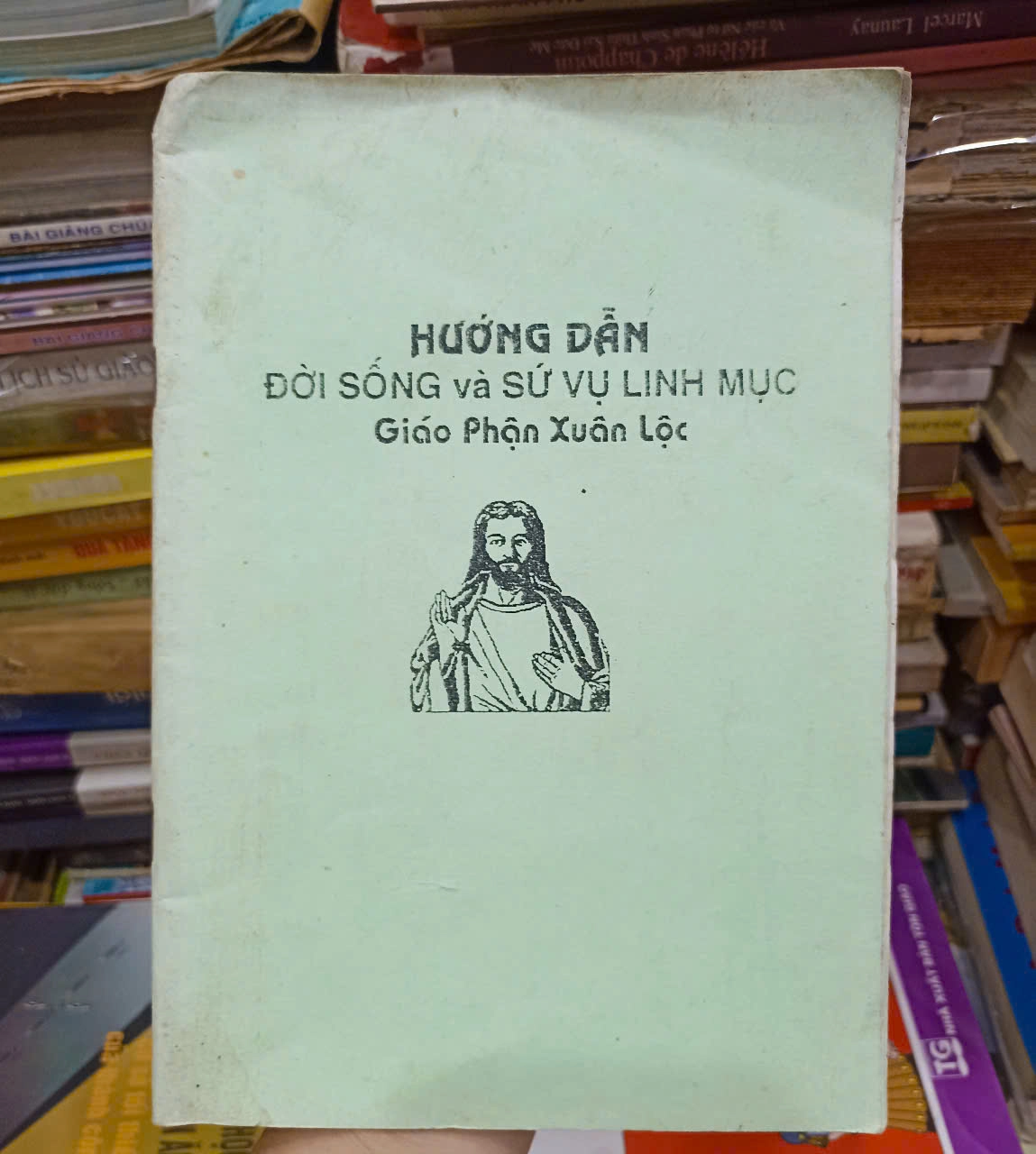 Hướng dẫn đời sống và sứ vụ linh mục🌻 by  - Sách Book Cover - Ngọc Hiển Books