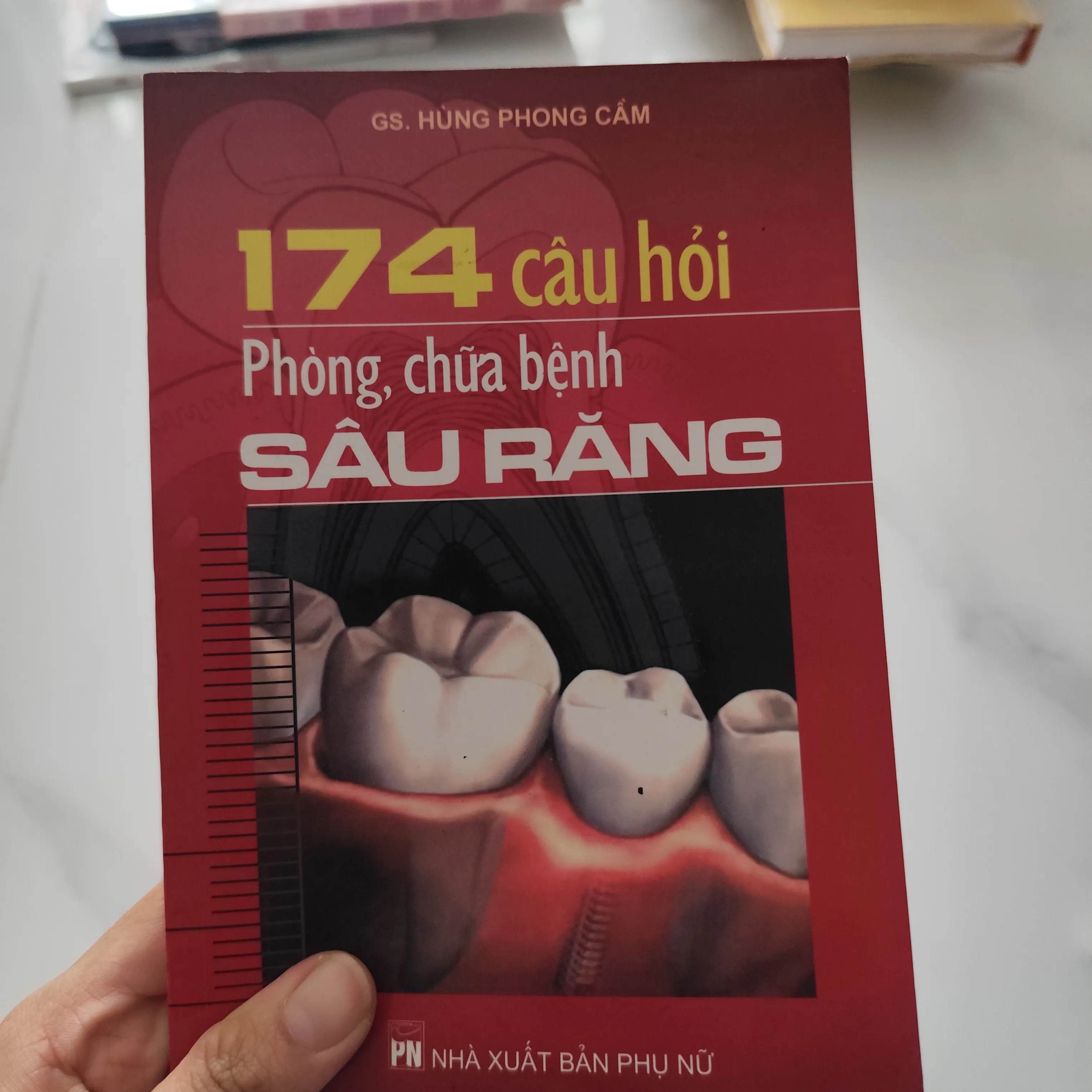 174 câu hỏi phòng, chữa bệnh sâu răng by  - Sách Book Cover - Ngọc Hiển Books