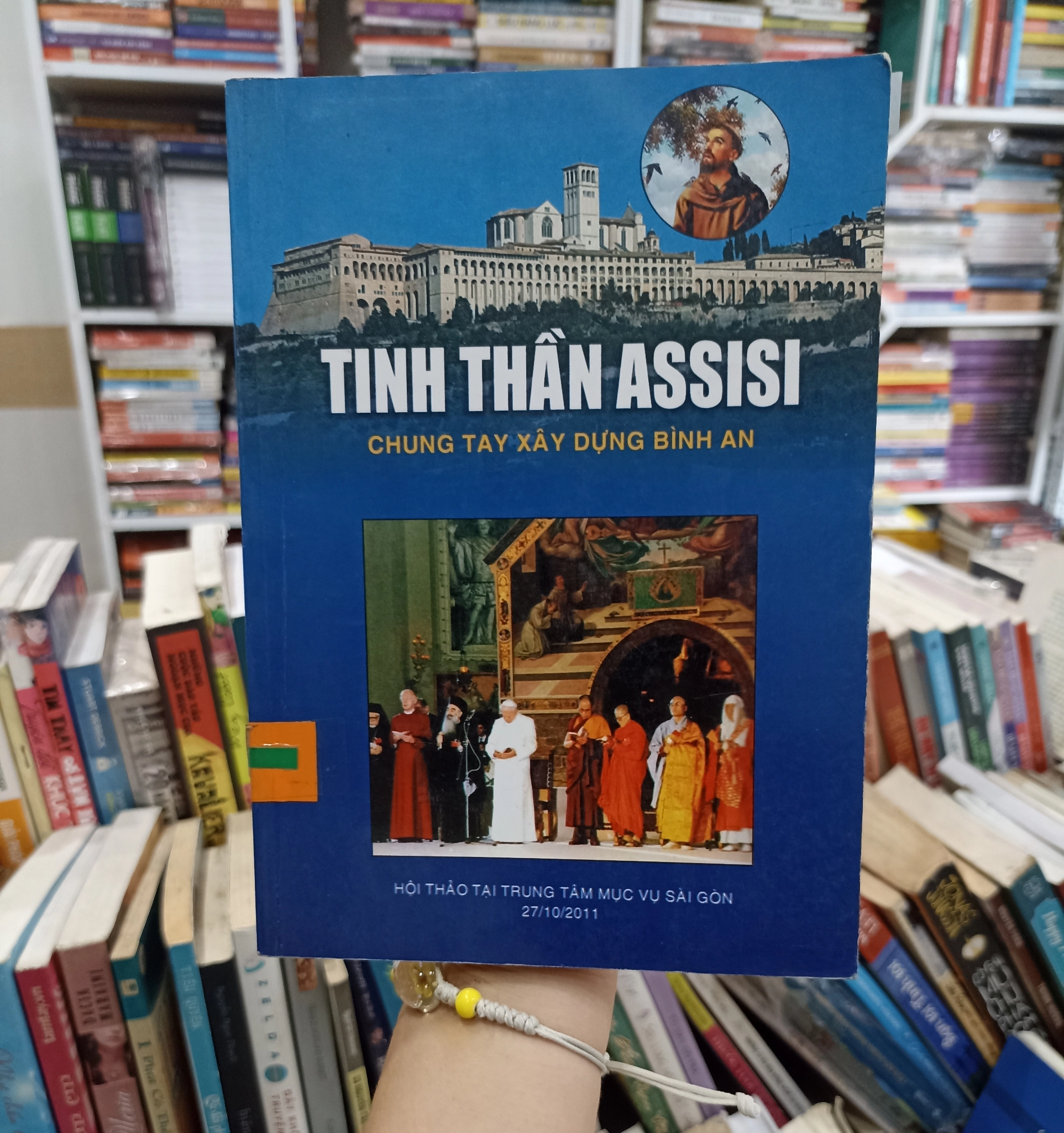 Tinh thần Assisi chung tay xây dựng bình an 🌻 by  - Sách Book Cover - Ngọc Hiển Books