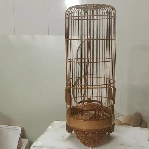 lồng khuyên hút mật cao, phóng 